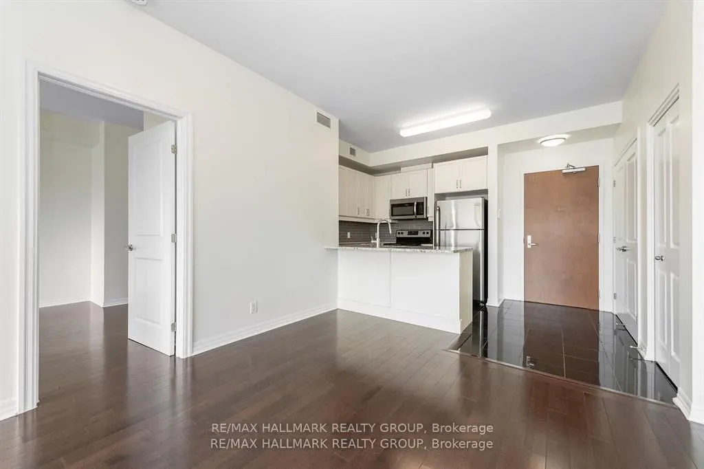 242 Rideau Street