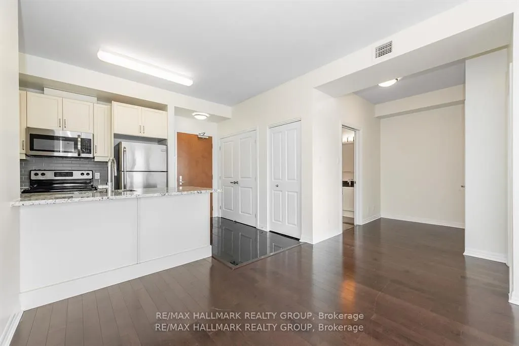 242 Rideau Street