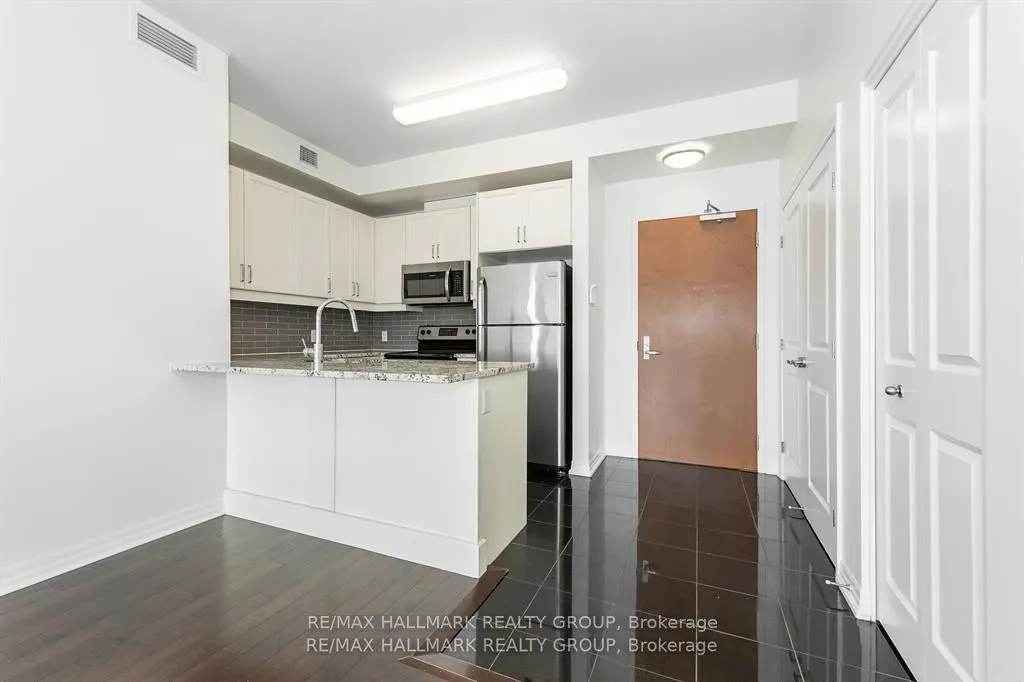 242 Rideau Street