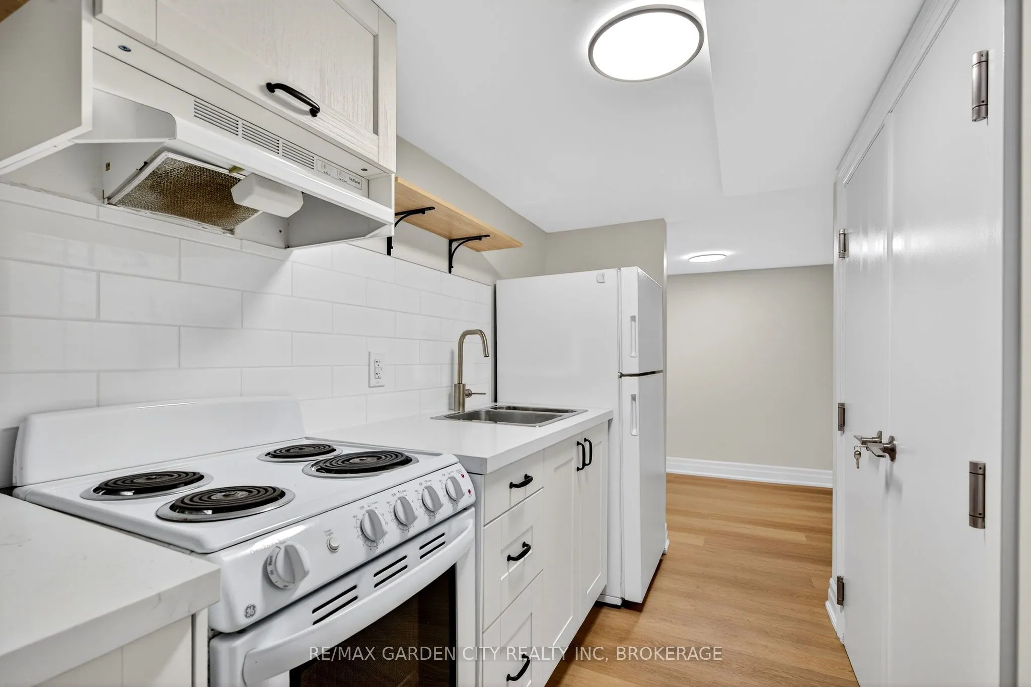 104 Carrick Avenue, #LOWER