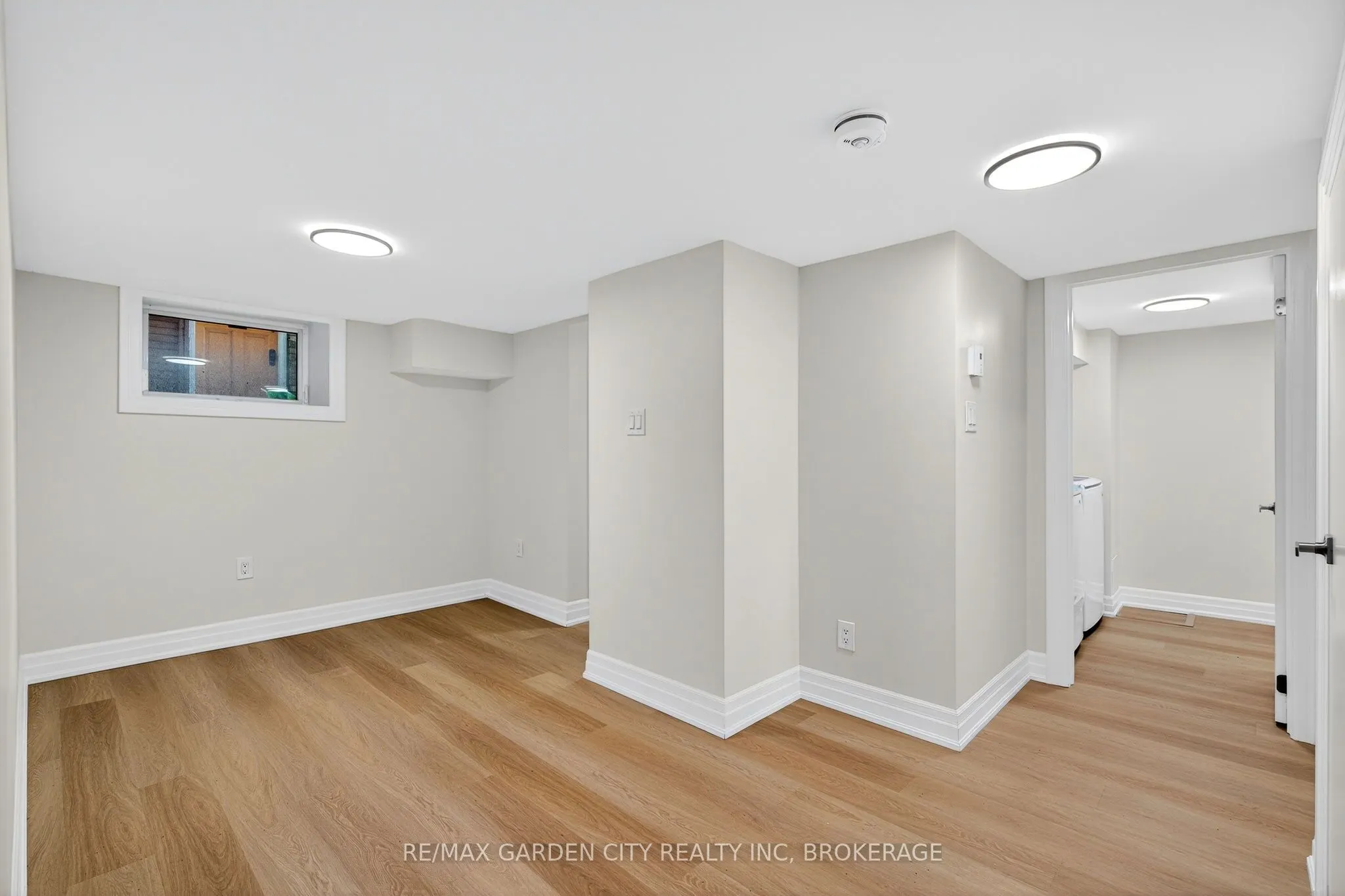 104 Carrick Avenue, #LOWER