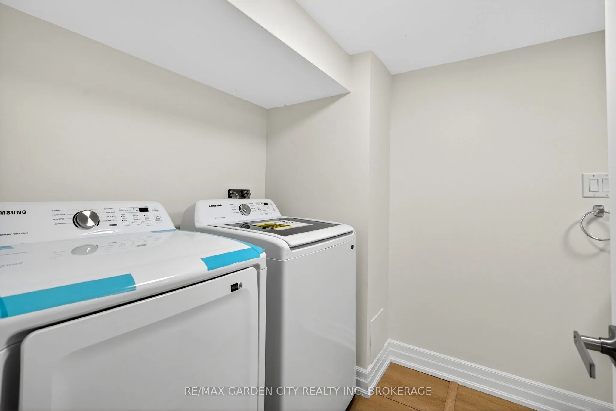 104 Carrick Avenue, #LOWER