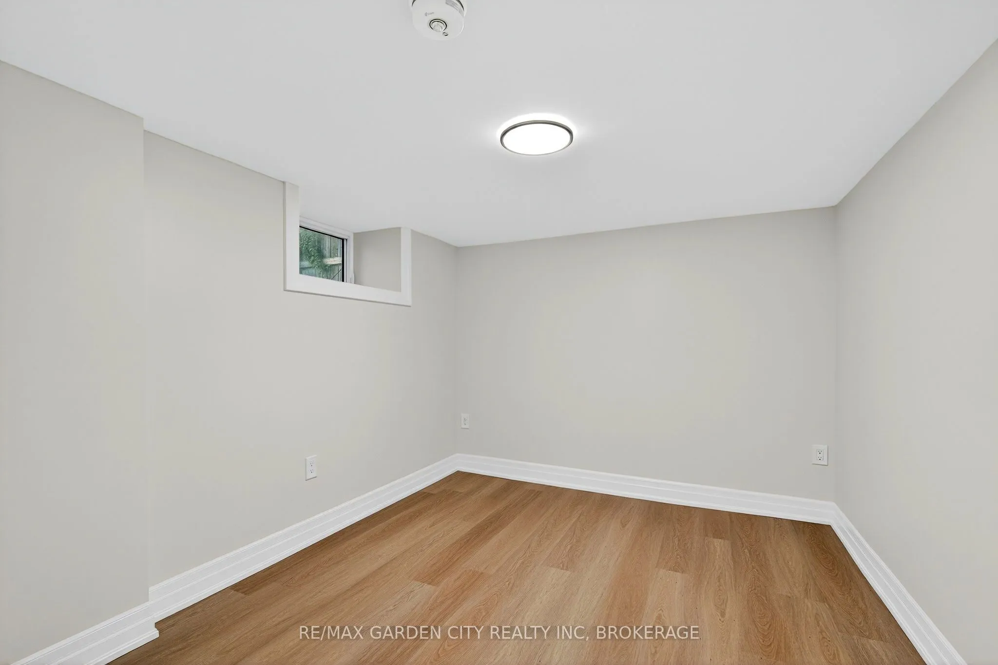 104 Carrick Avenue, #LOWER