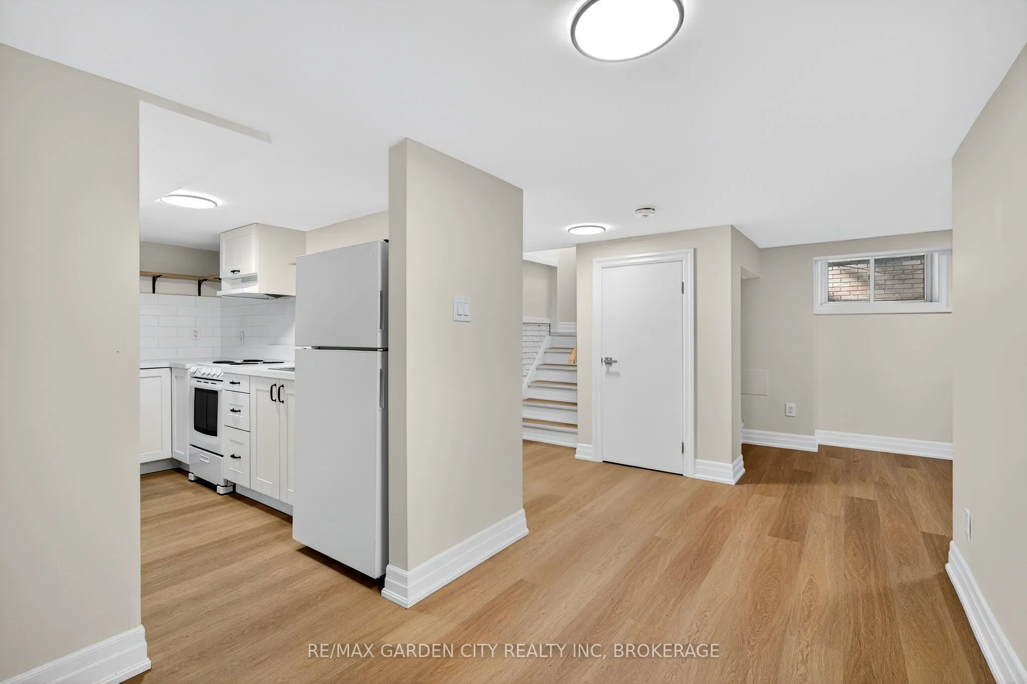 104 Carrick Avenue, #LOWER