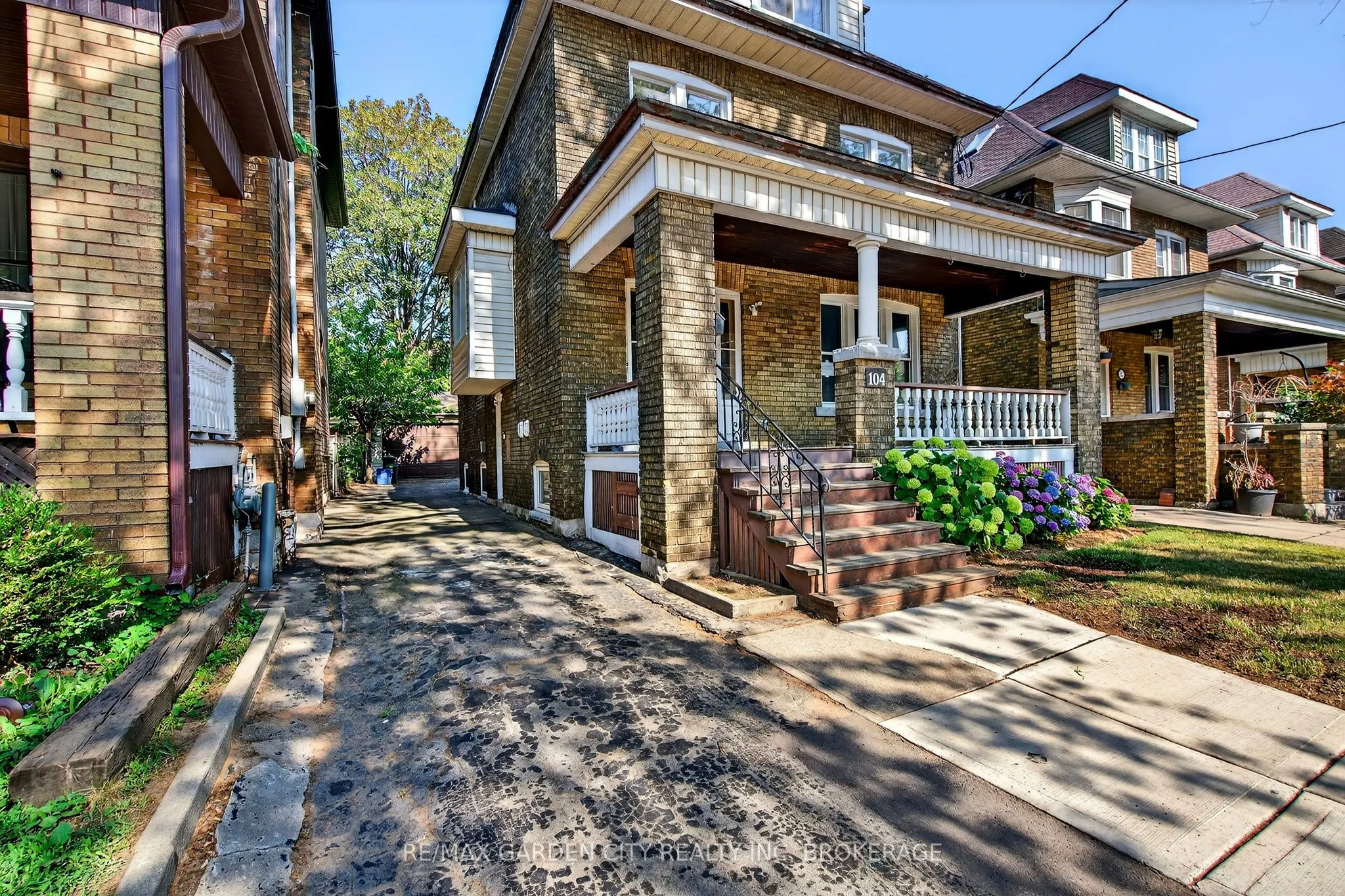 104 Carrick Avenue, #LOWER