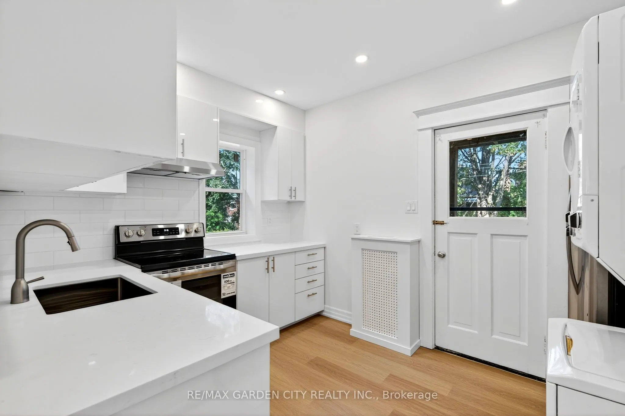 104 Carrick Avenue, #Upper