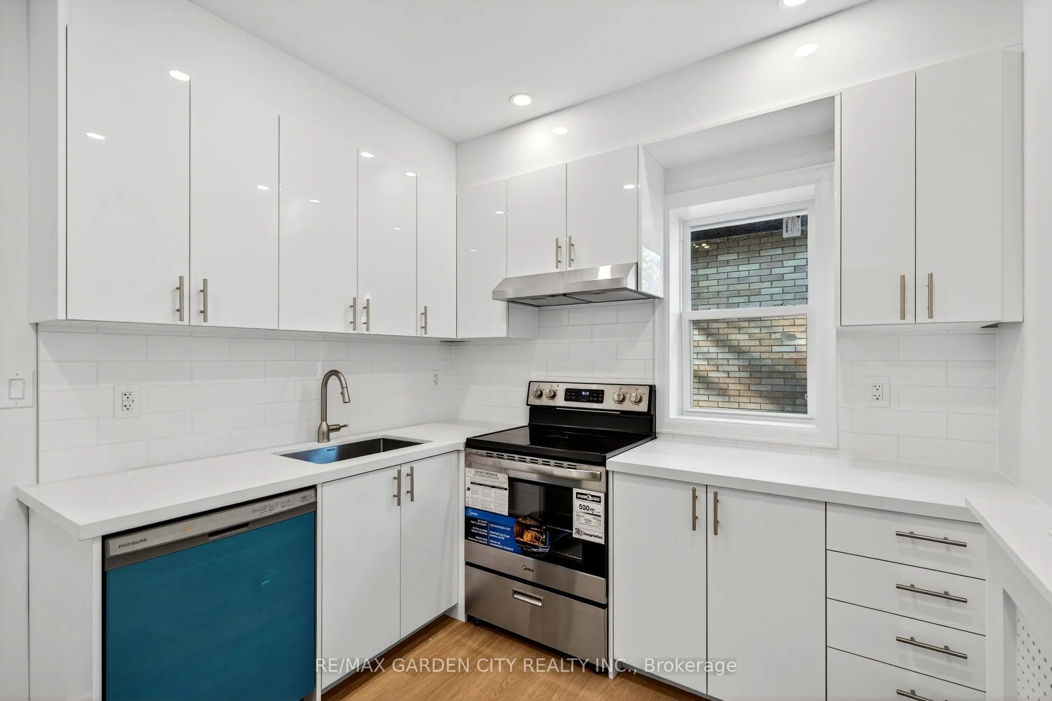 104 Carrick Avenue, #Upper