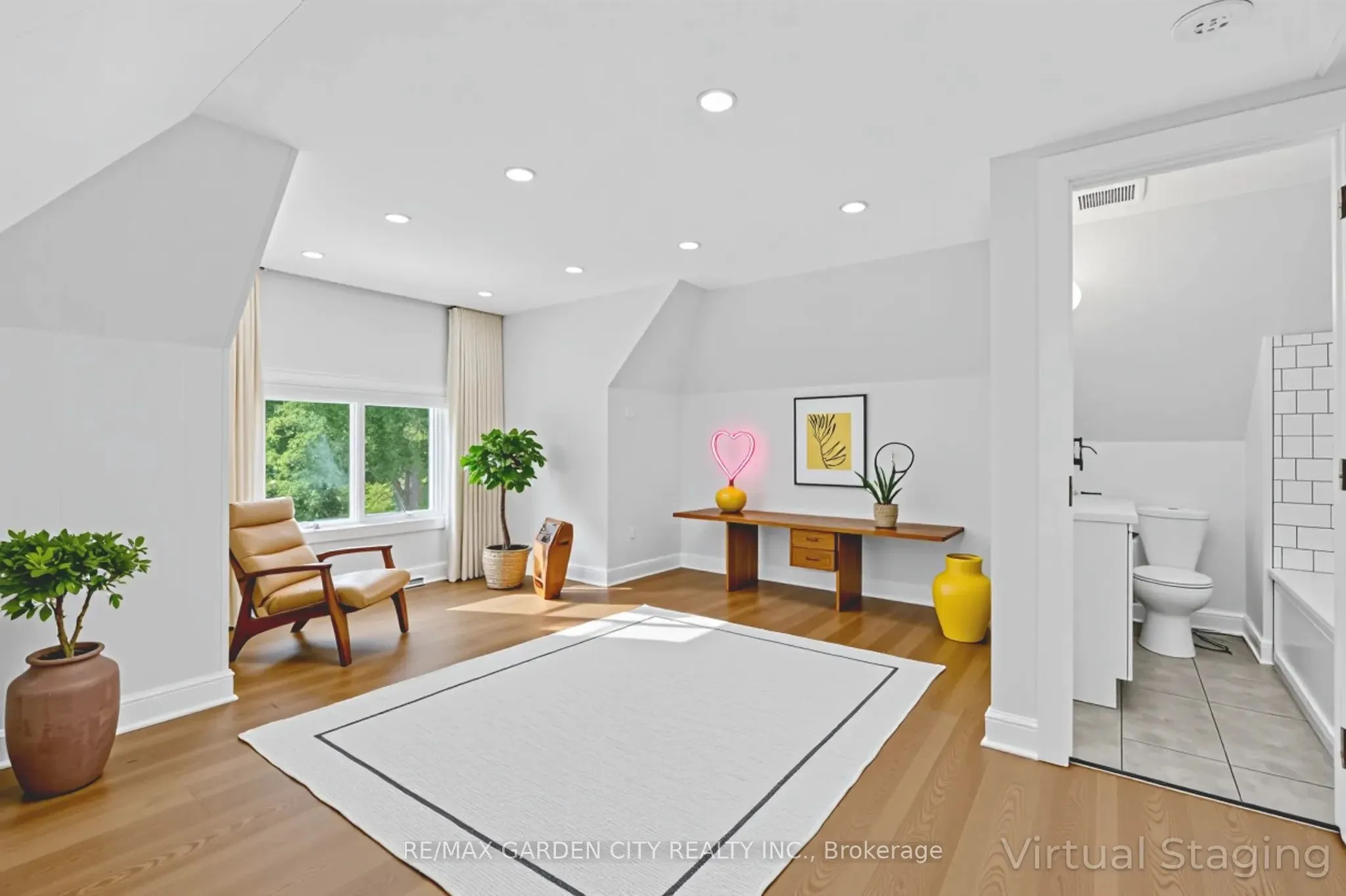 104 Carrick Avenue, #Upper
