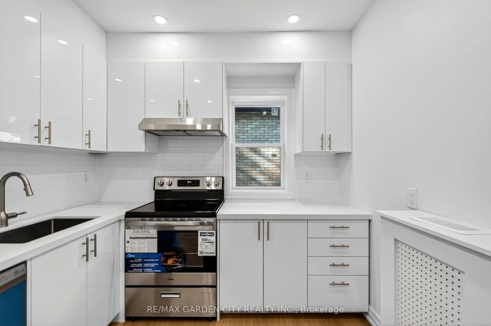 104 Carrick Avenue, #Upper