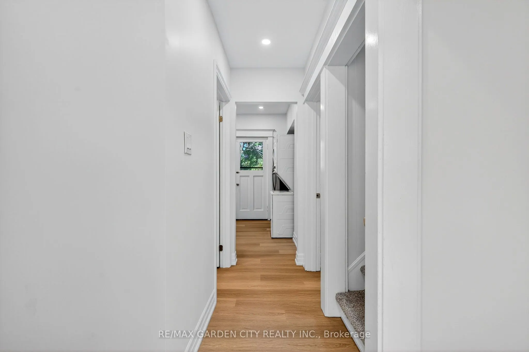 104 Carrick Avenue, #Upper