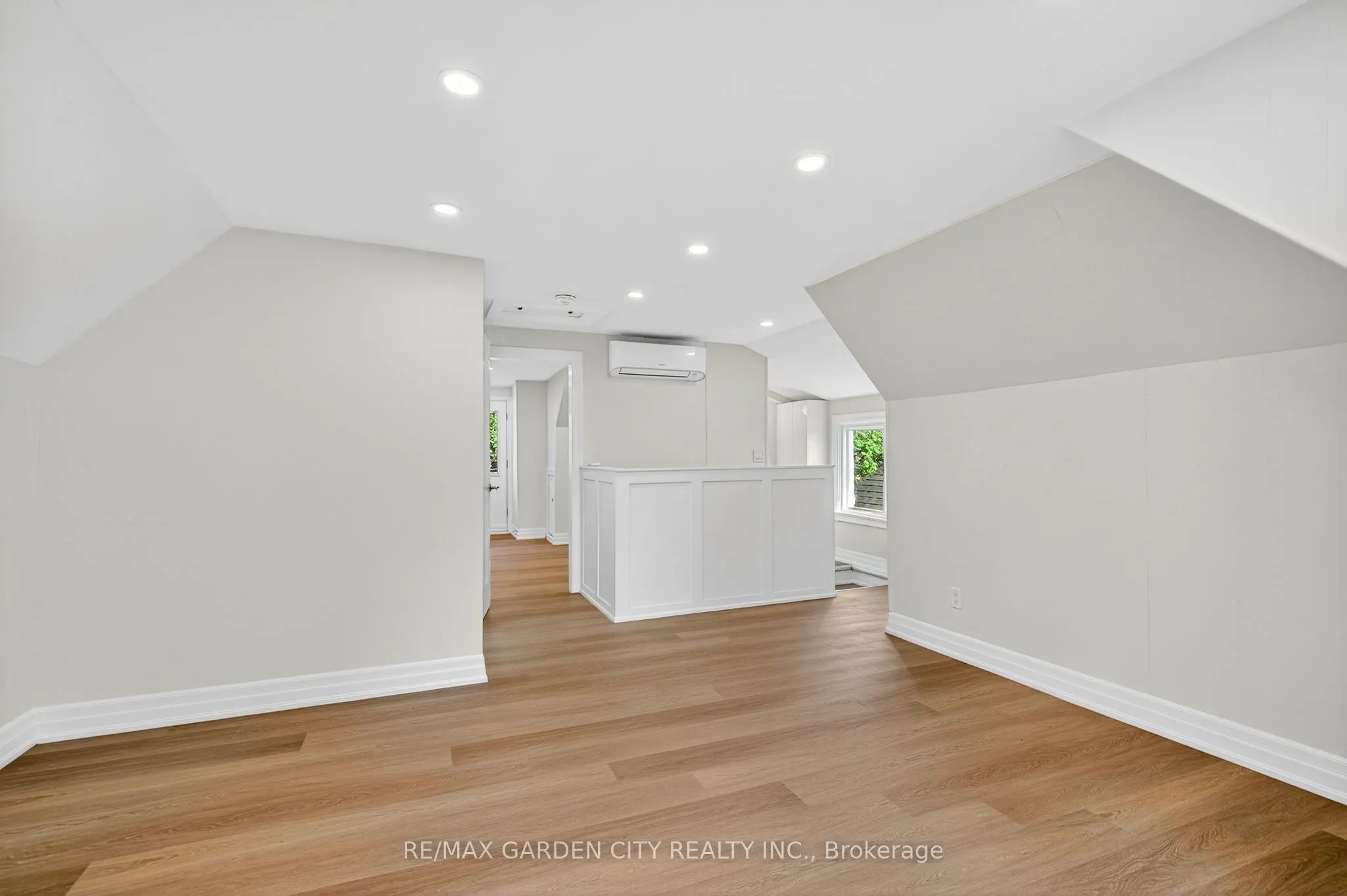 104 Carrick Avenue, #Upper