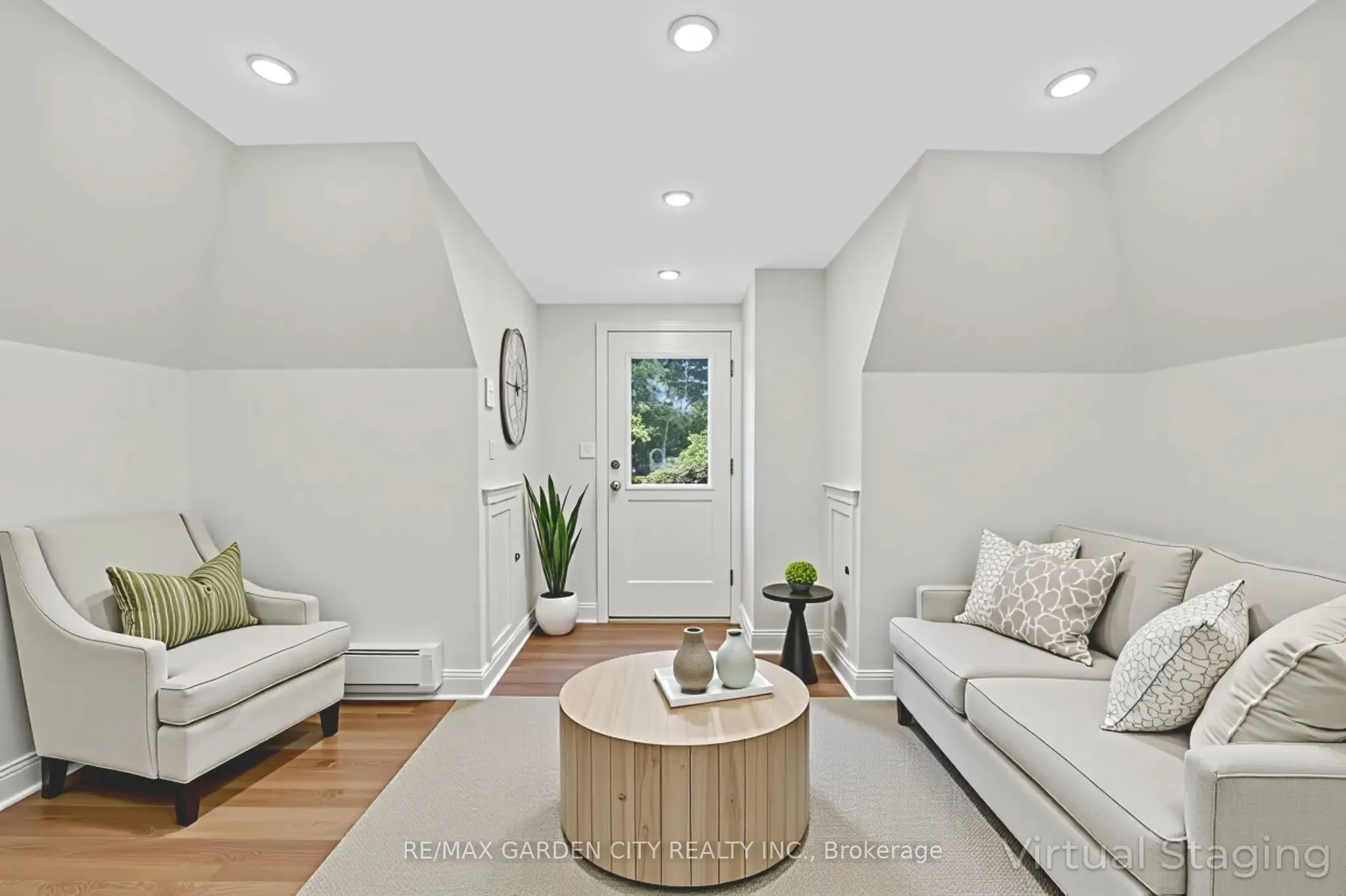 104 Carrick Avenue, #Upper