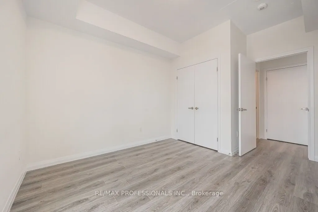 60 Charles Street W, #2504
