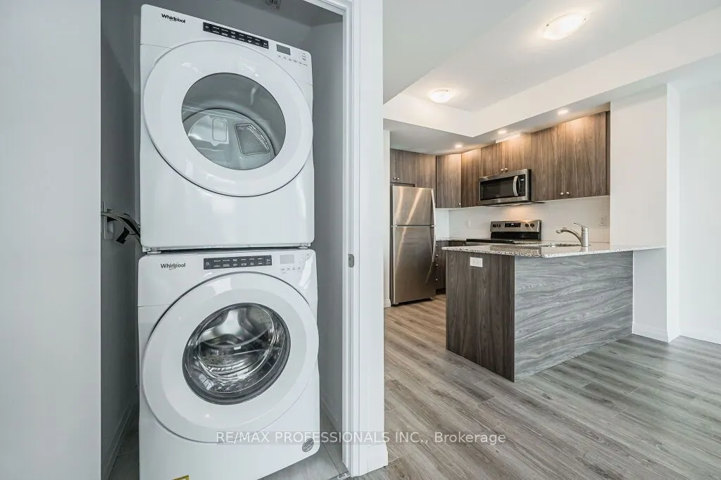 60 Charles Street W, #2504