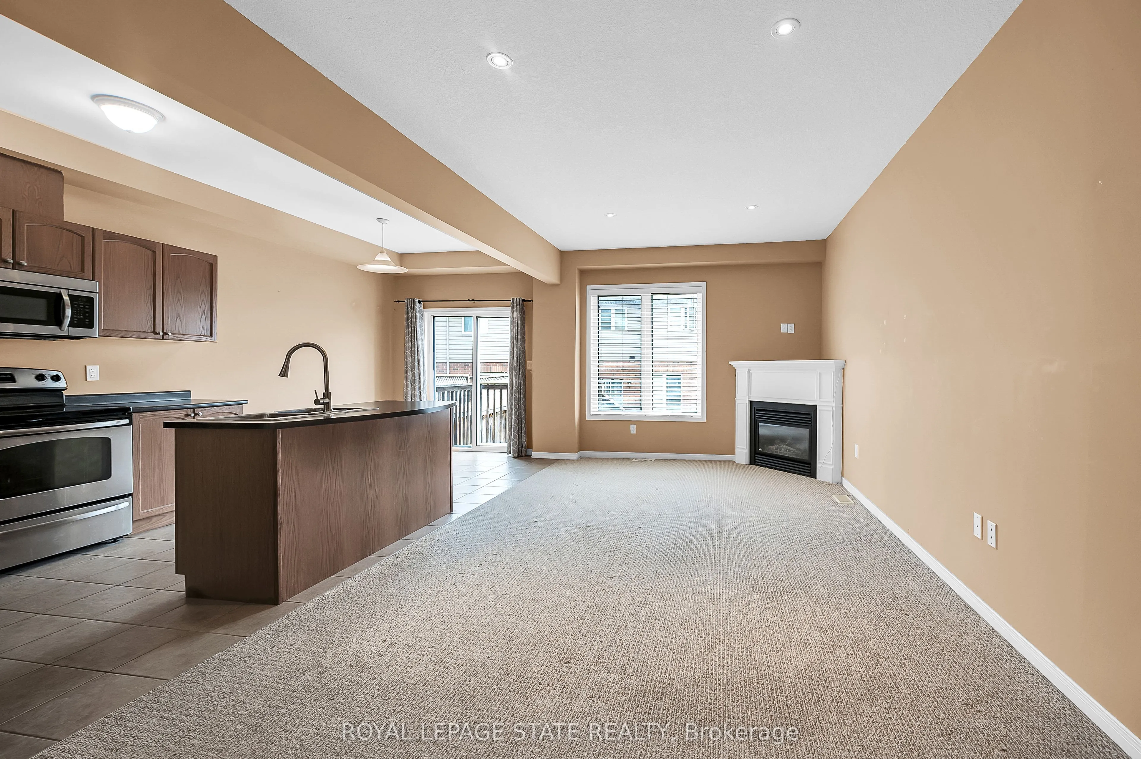 170 Palacebeach Trail, #24