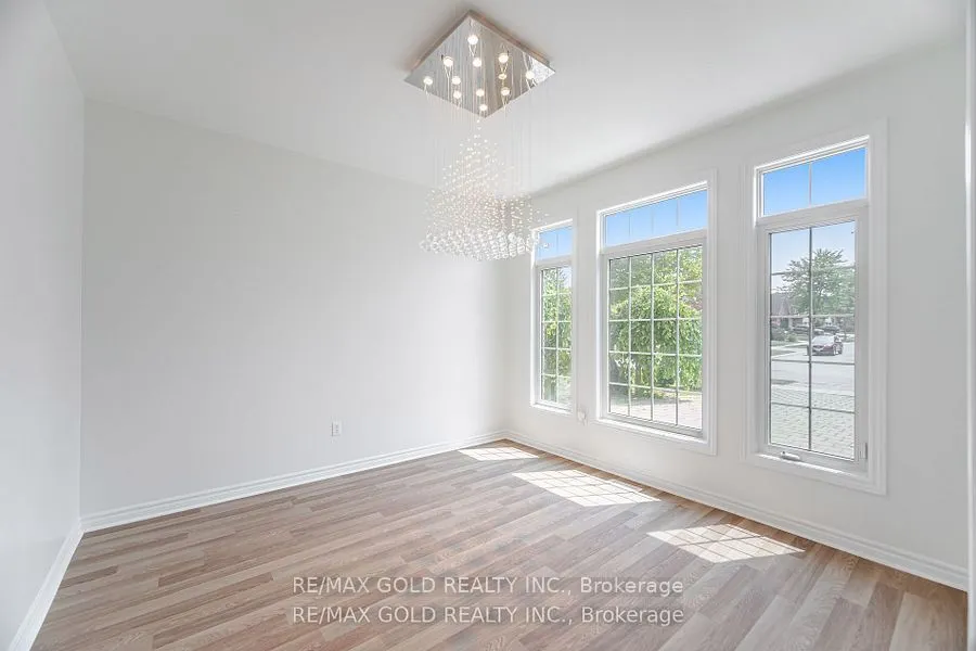 224 Skyline Avenue