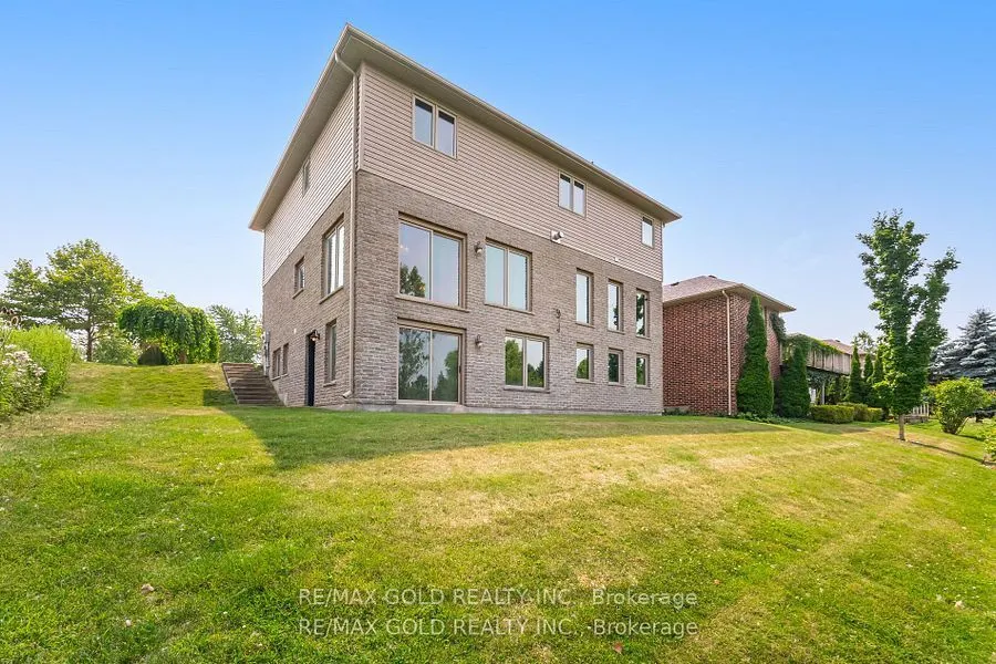 224 Skyline Avenue