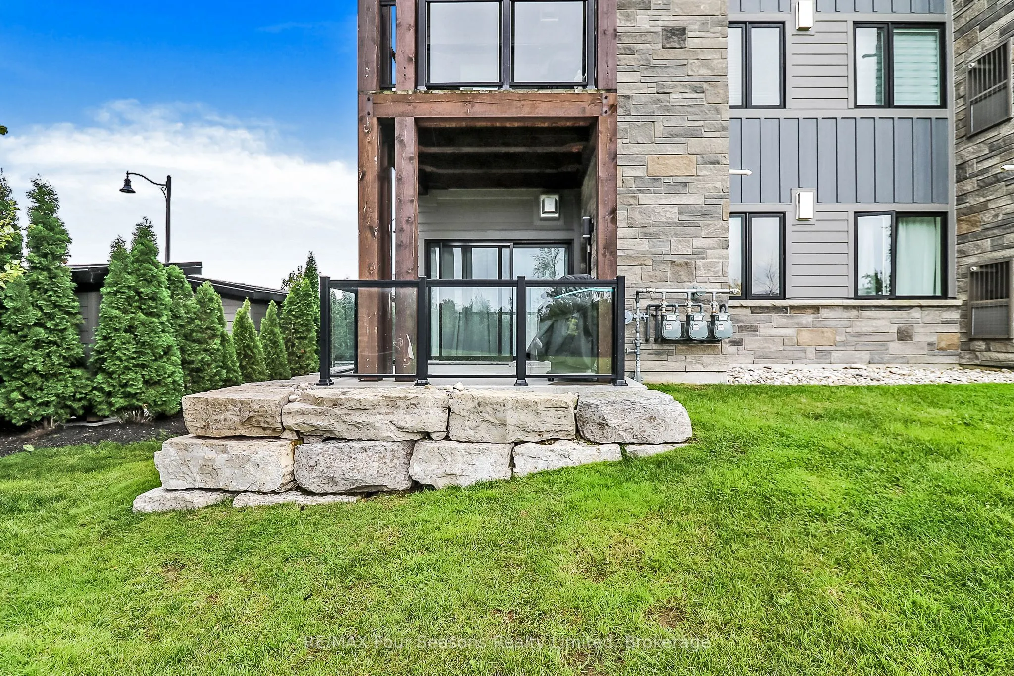 12 BEAUSOLEIL Lane, #107