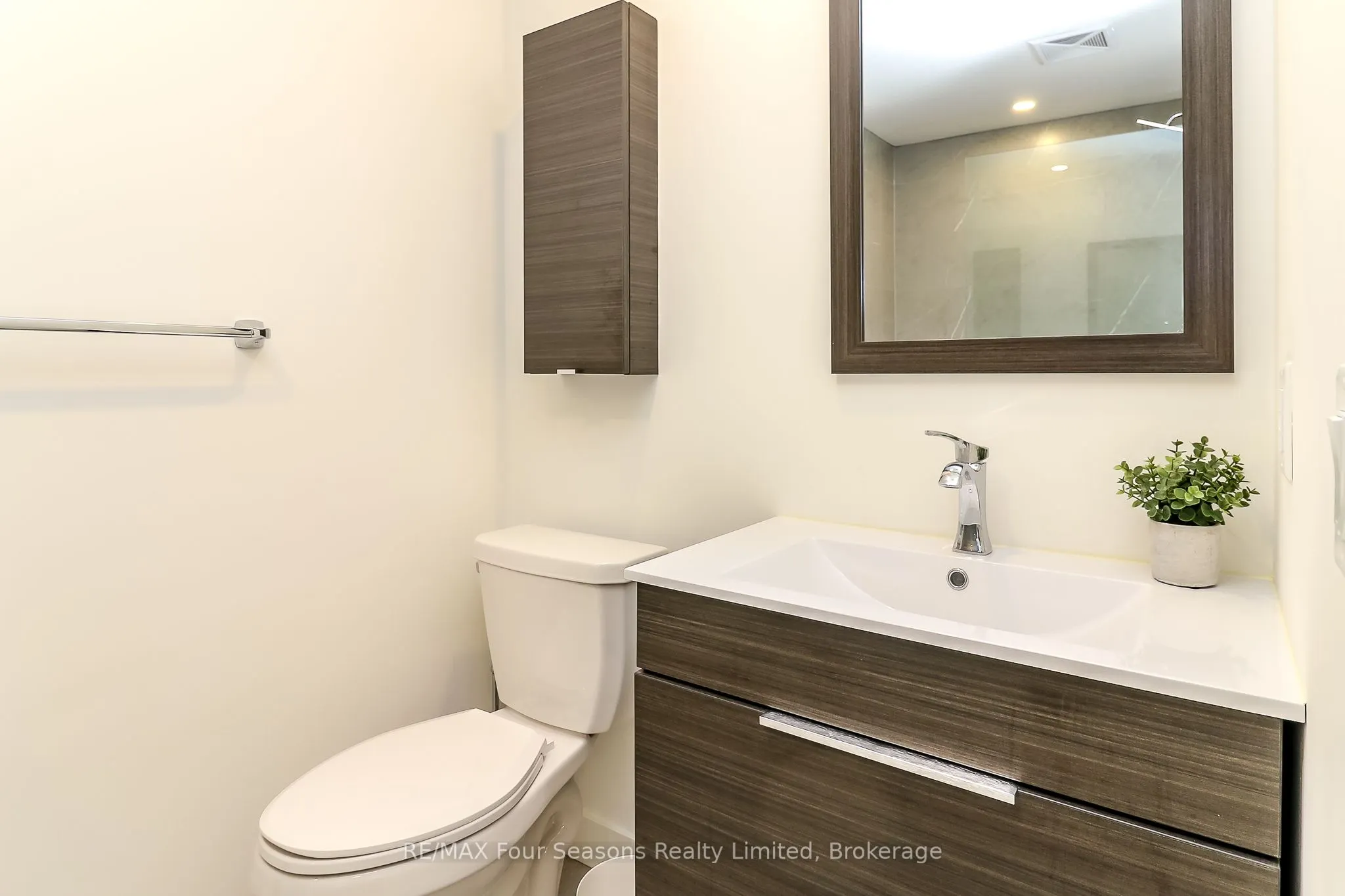 12 BEAUSOLEIL Lane, #107