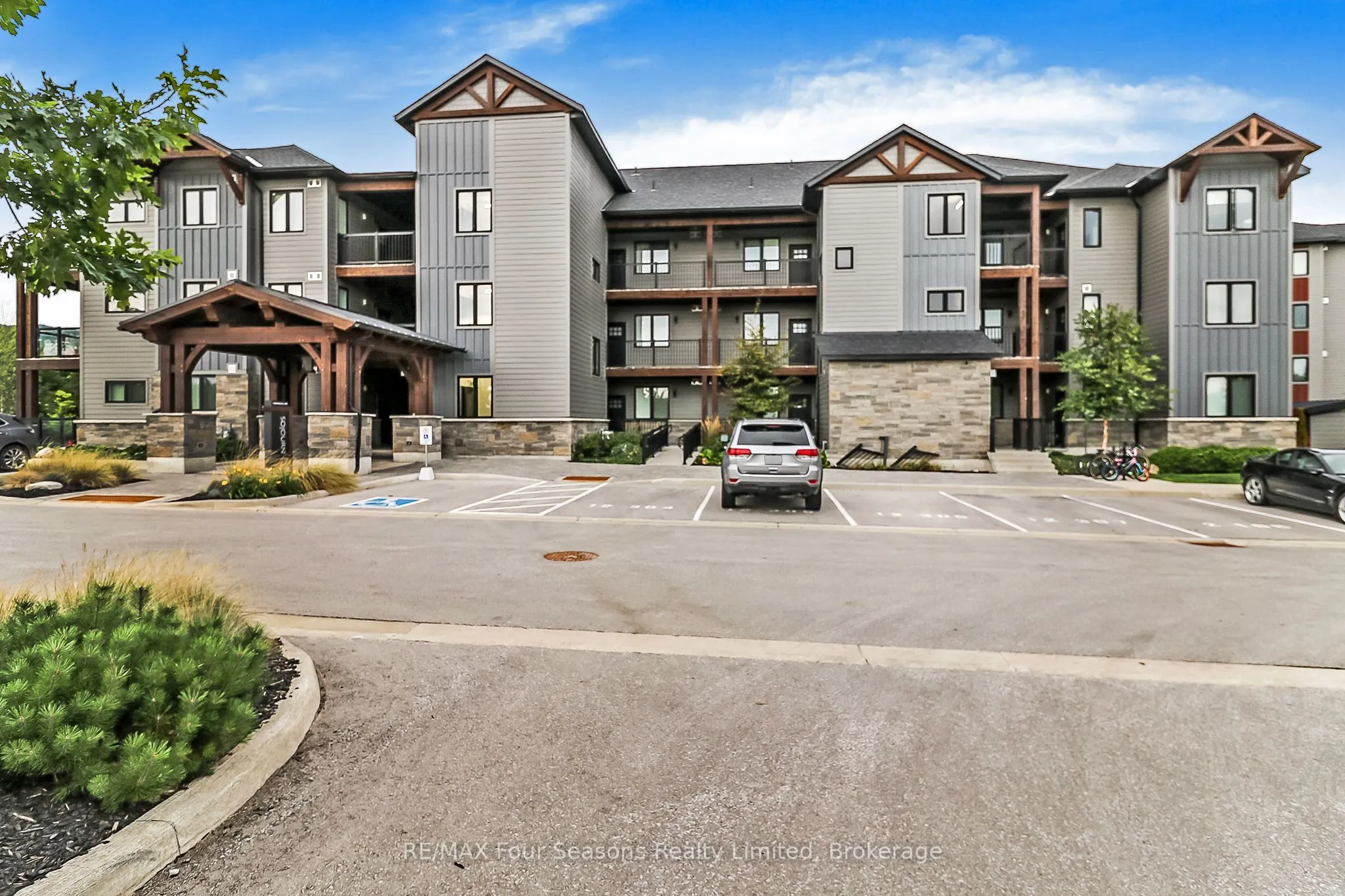 12 BEAUSOLEIL Lane, #107