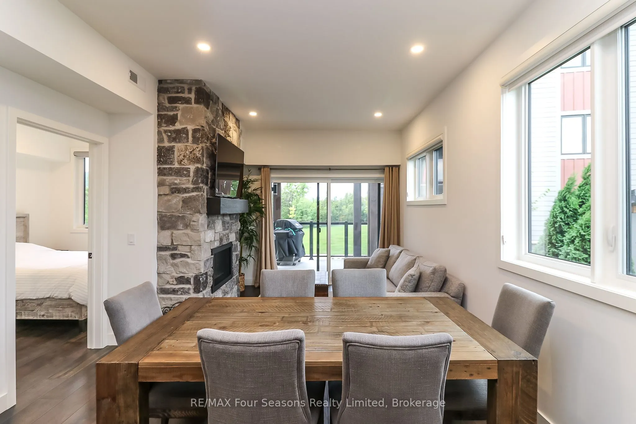 12 BEAUSOLEIL Lane, #107