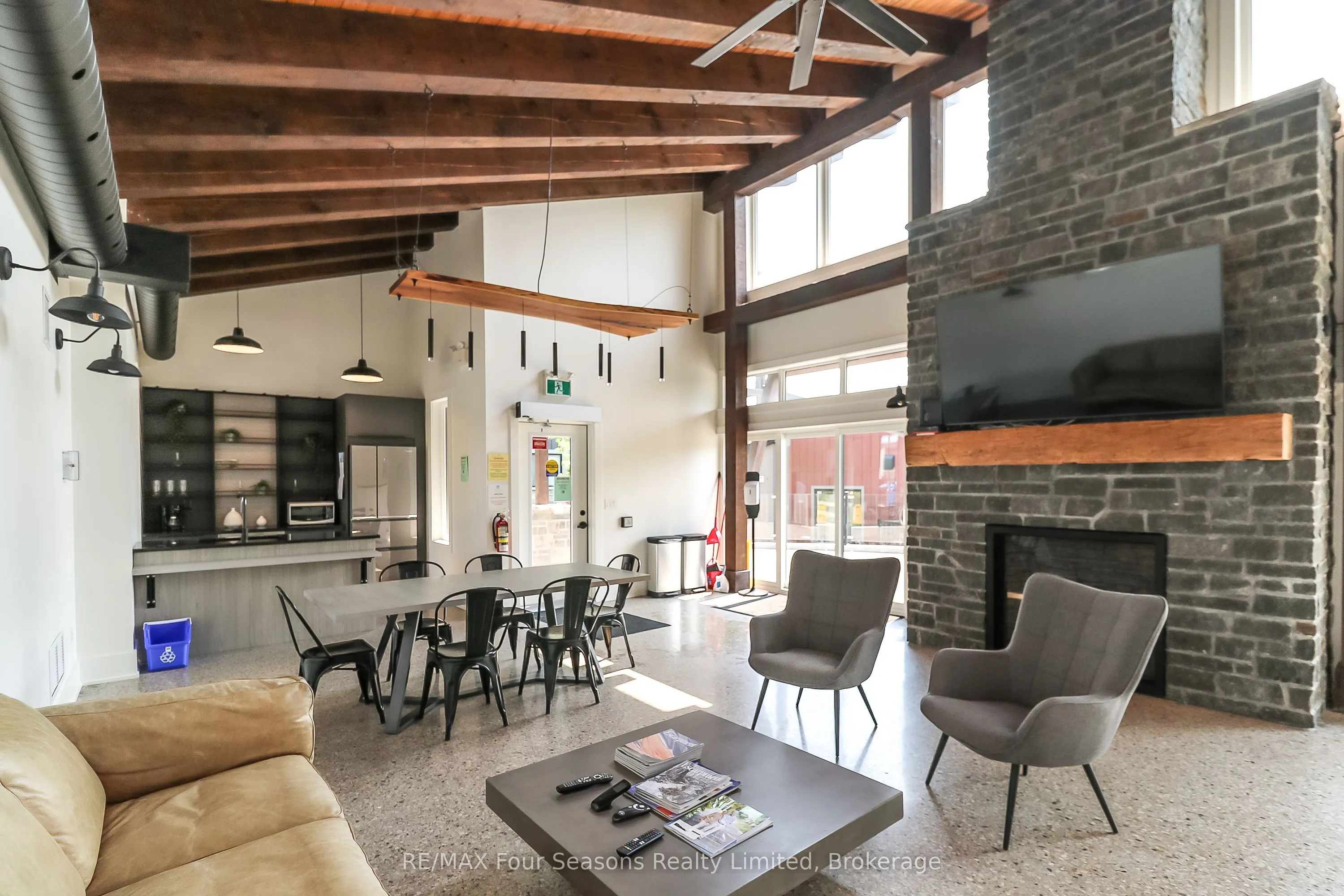 12 BEAUSOLEIL Lane, #107