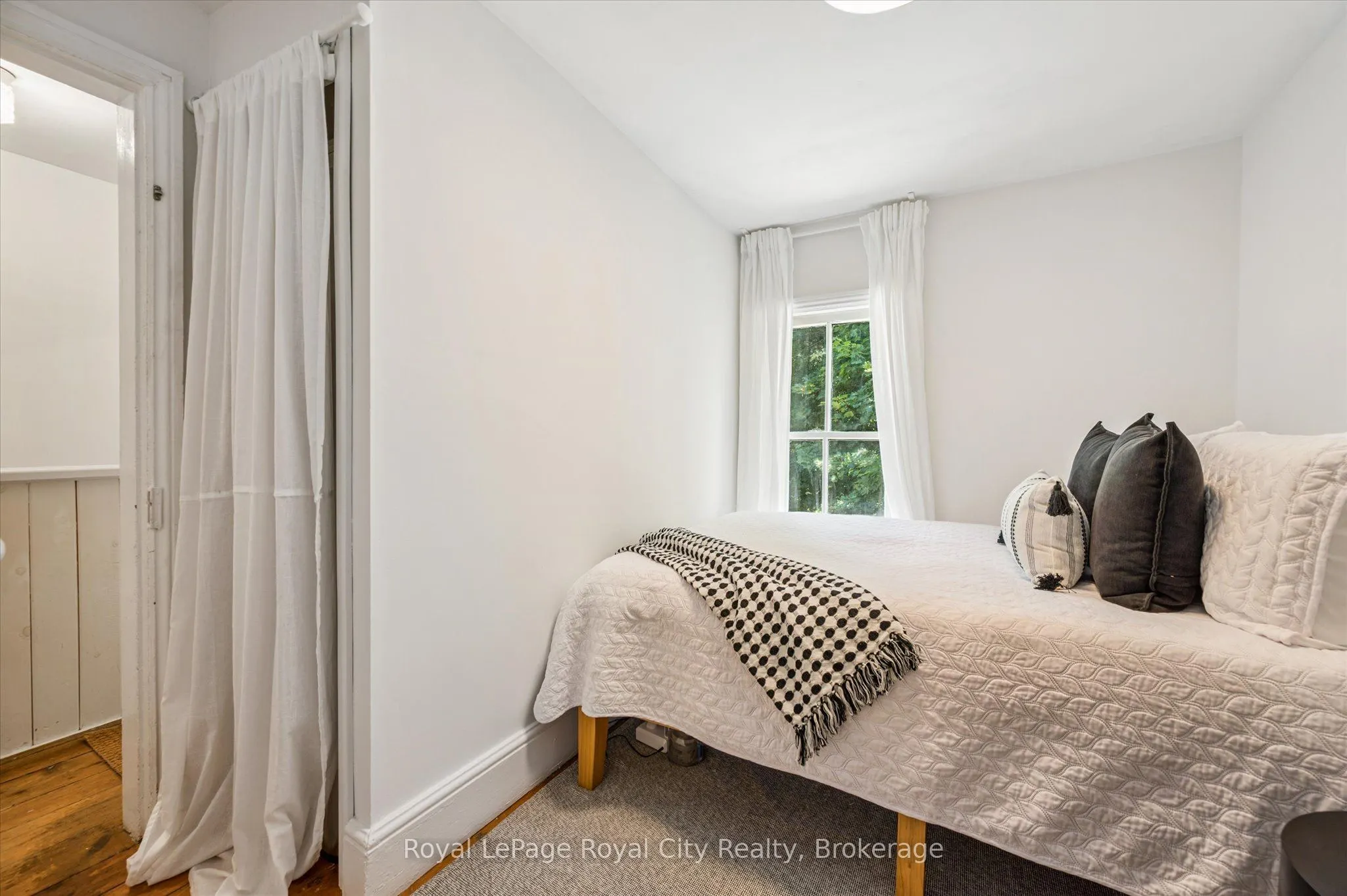 80 Cork Street W
