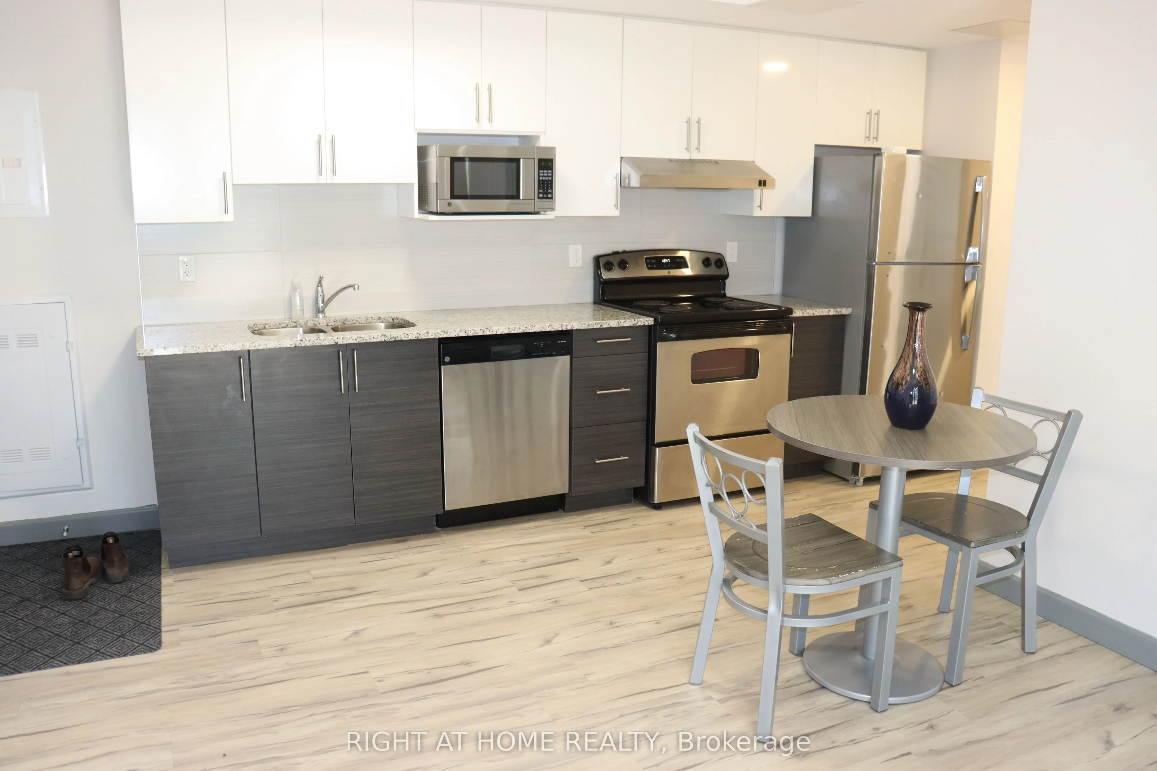 258B Sunview Street, #215