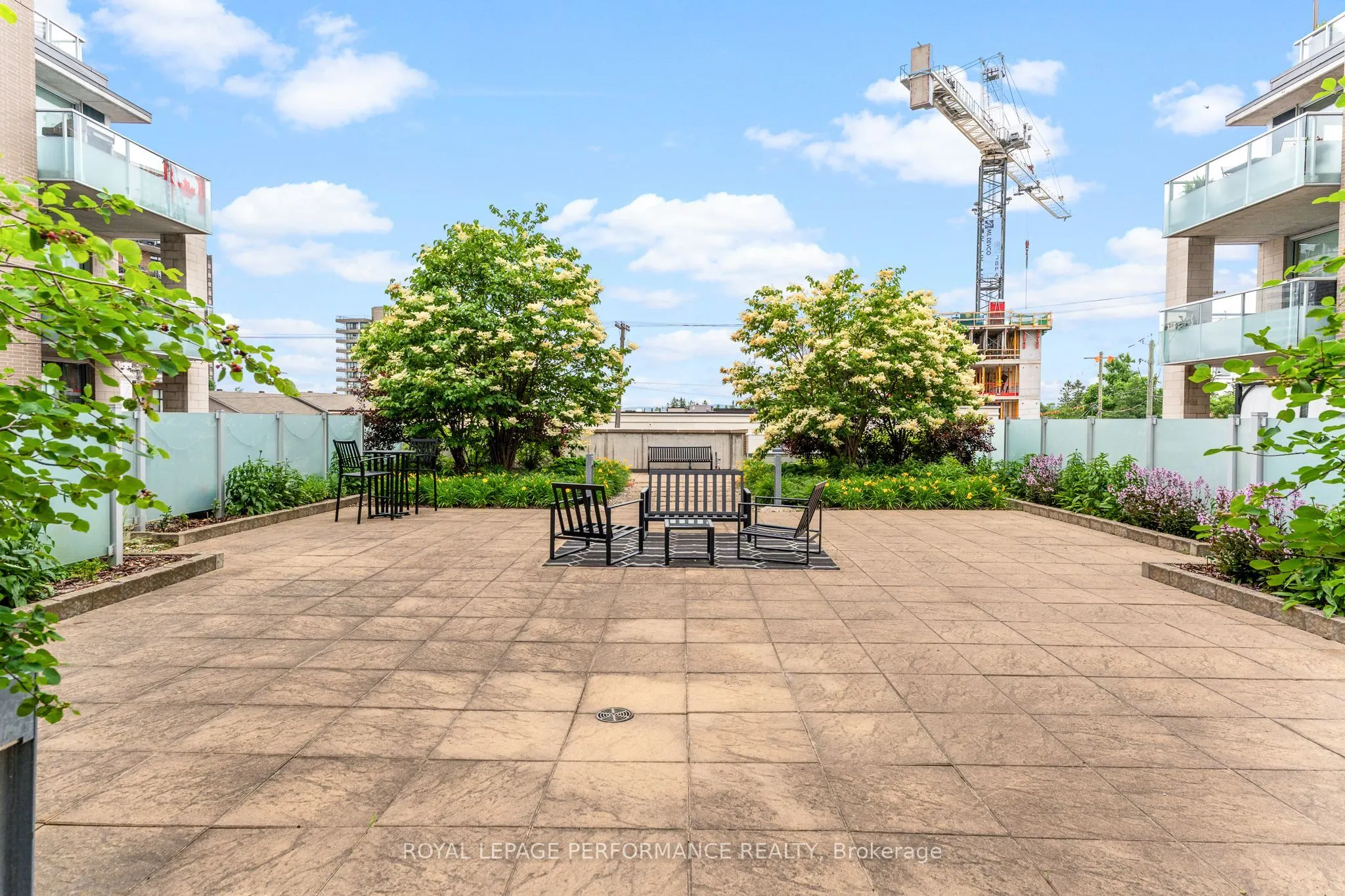 575 Byron Avenue N, #512