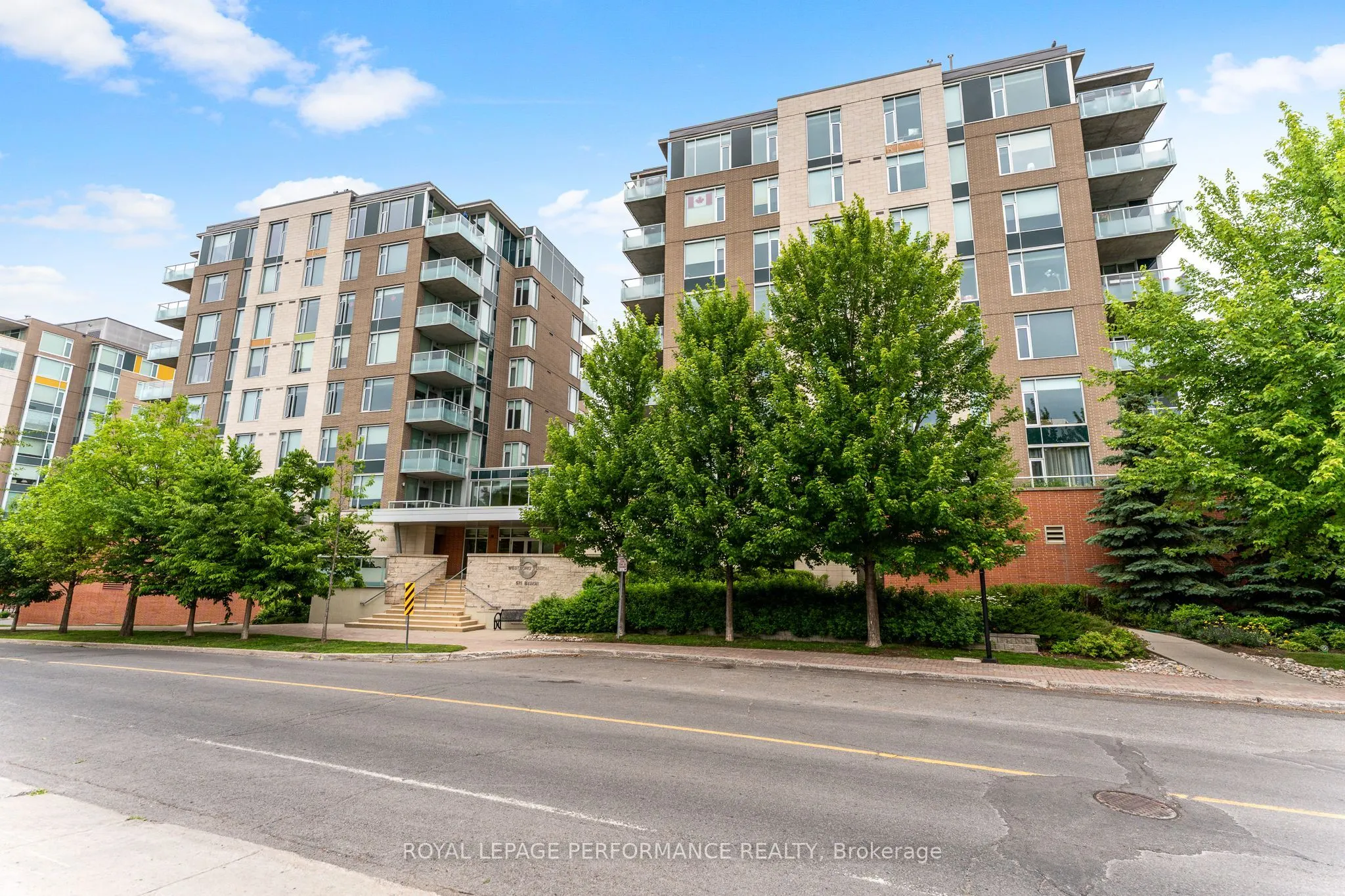 575 Byron Avenue N, #512