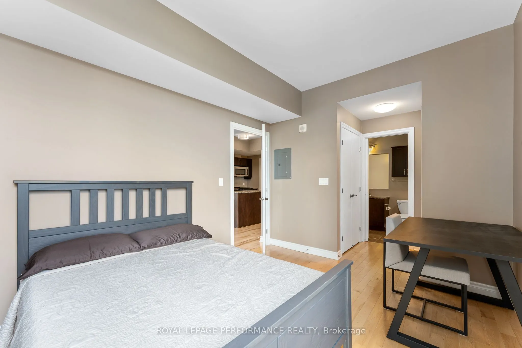 575 Byron Avenue N, #512
