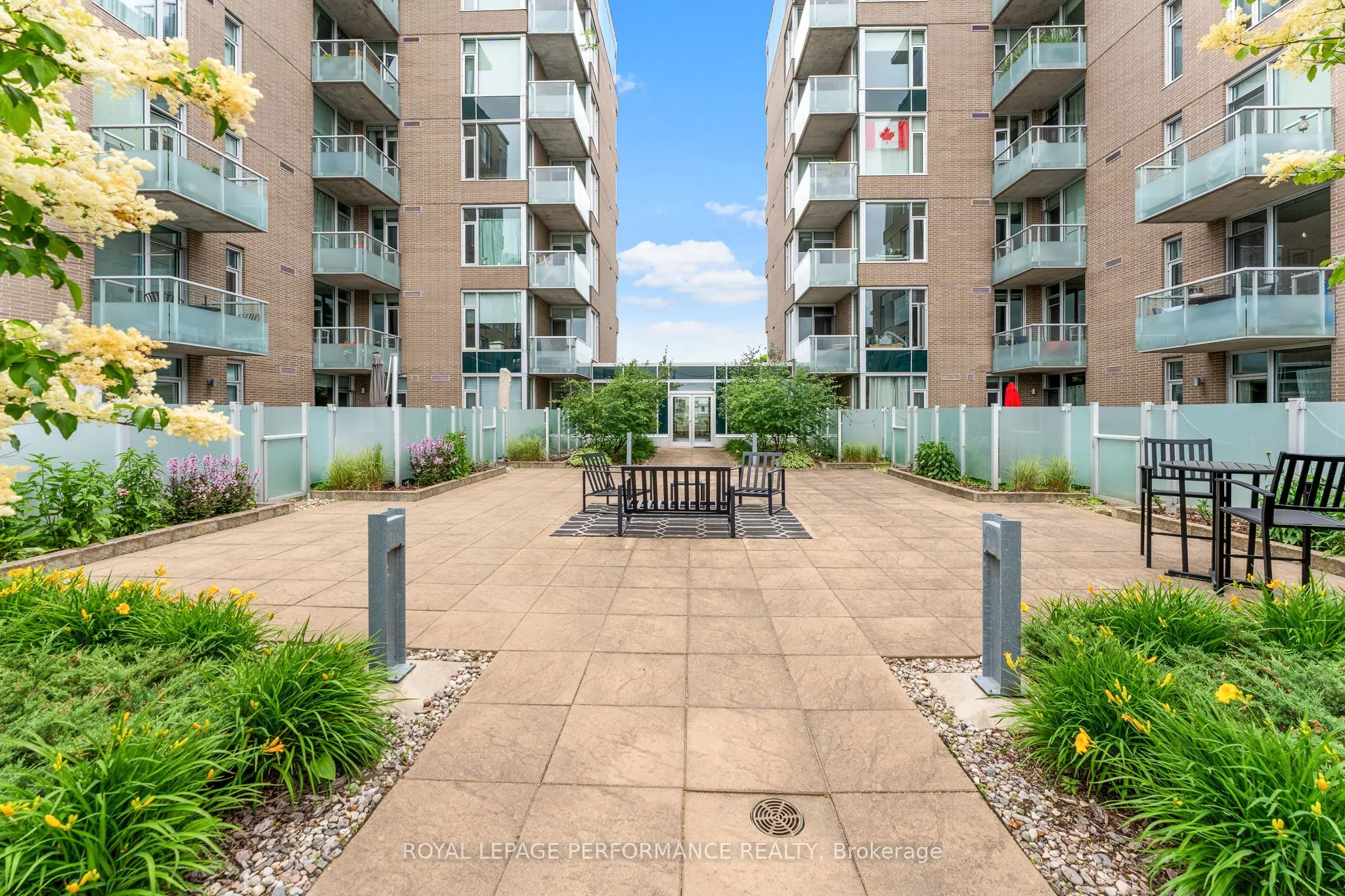 575 Byron Avenue N, #512