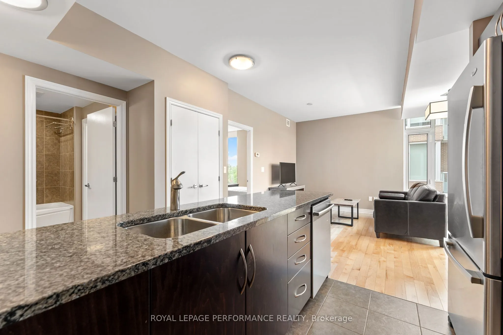 575 Byron Avenue N, #512