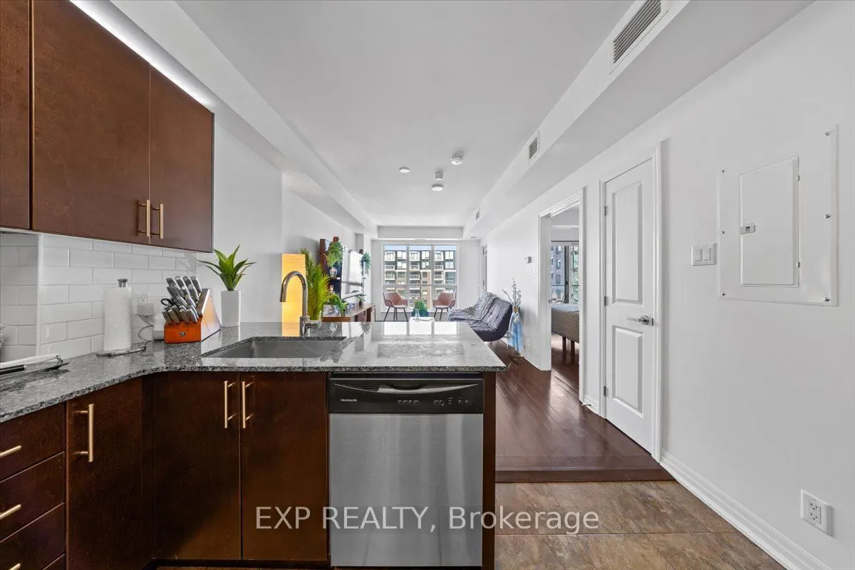 242 Rideau Street
