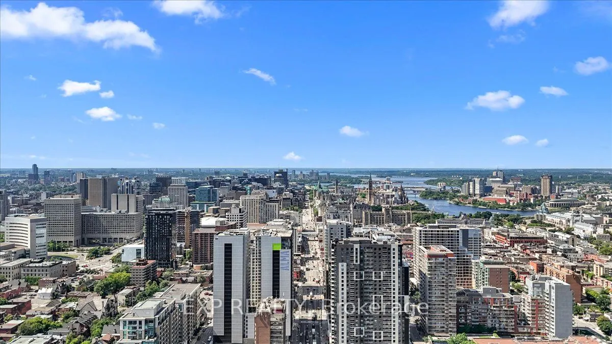242 Rideau Street