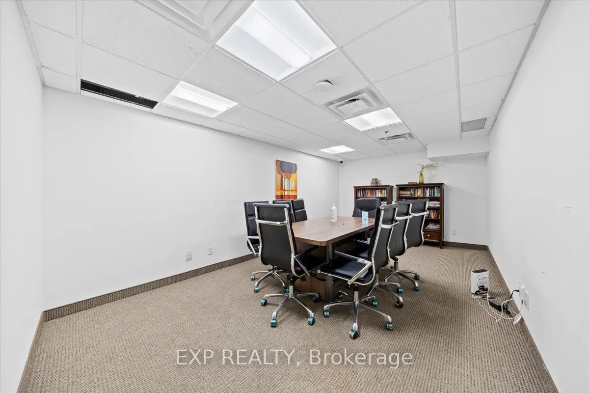 242 Rideau Street