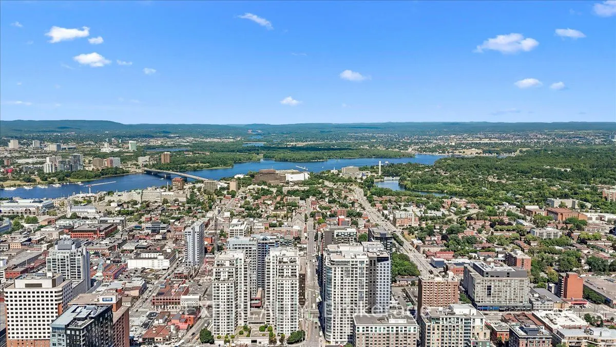 242 Rideau Street