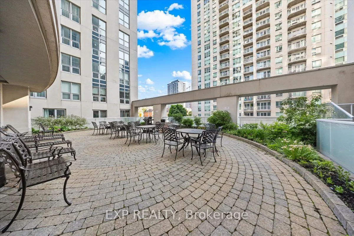 242 Rideau Street
