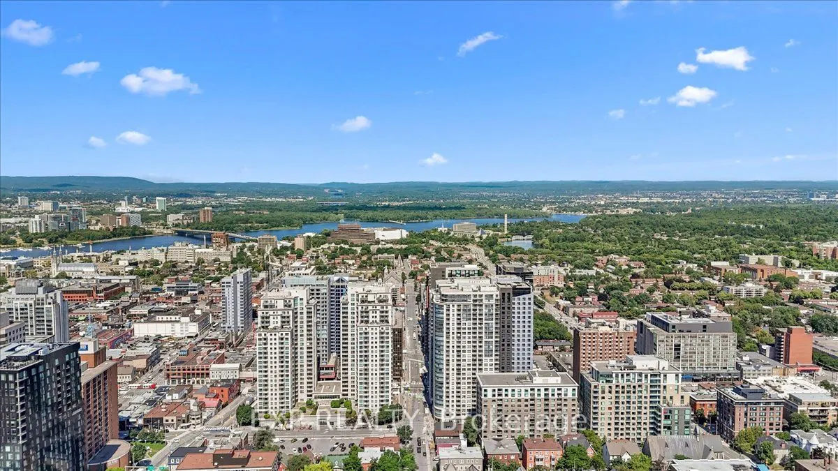 242 Rideau Street