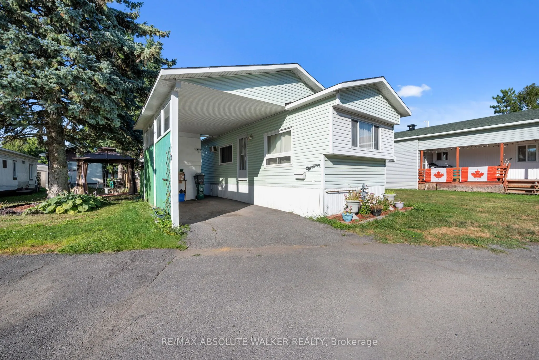 18 Tracy Avenue E