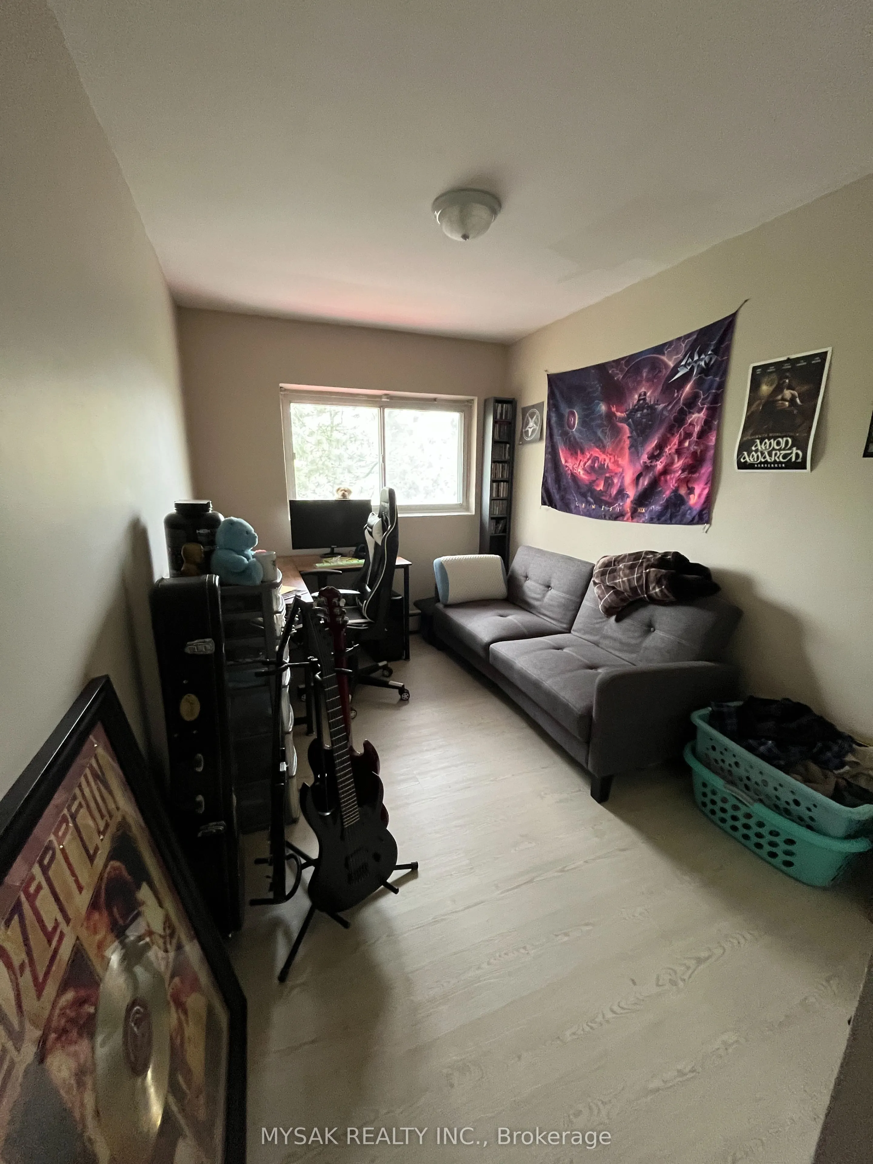 497 Victoria Road N
