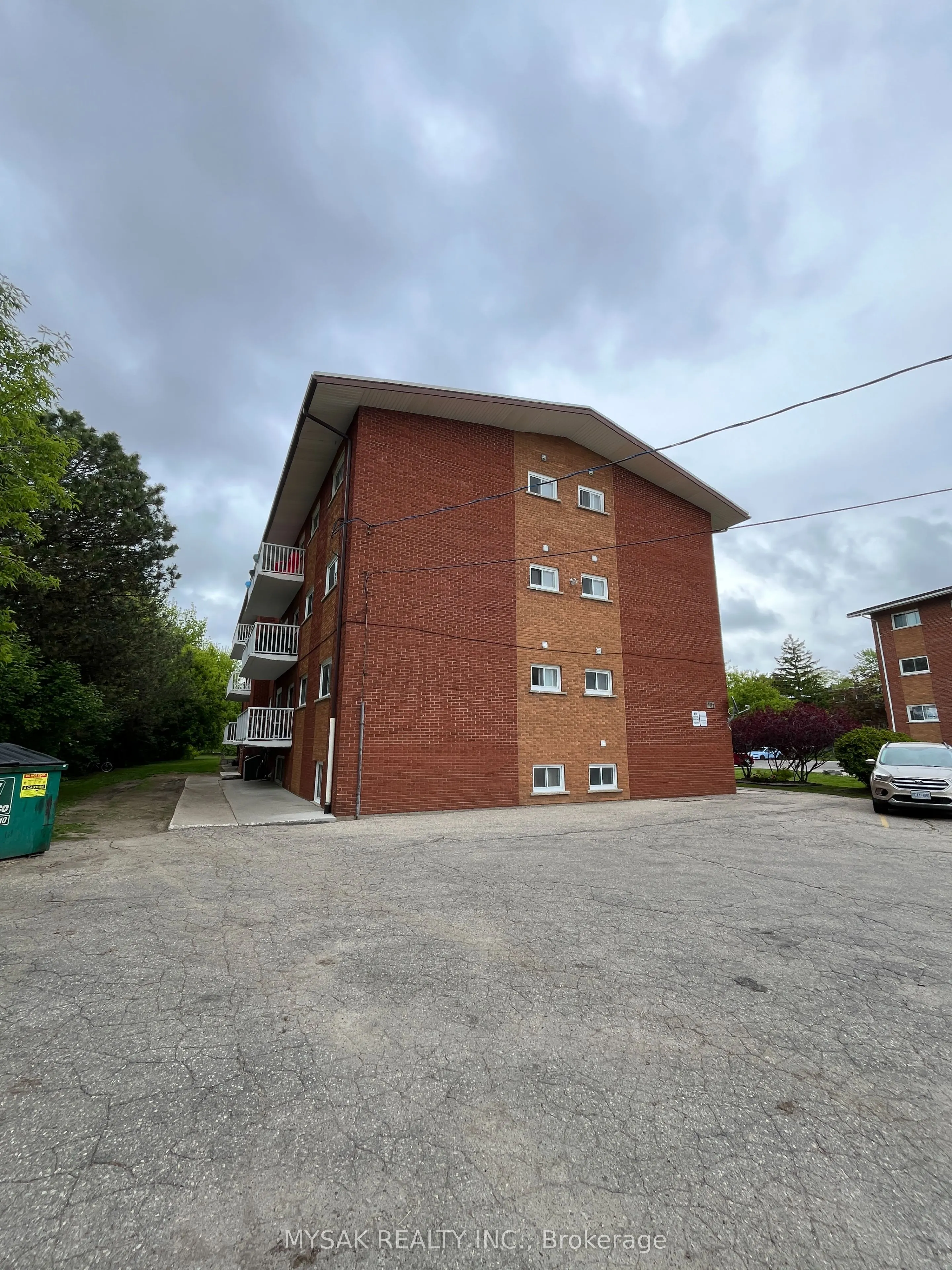 497 Victoria Road N