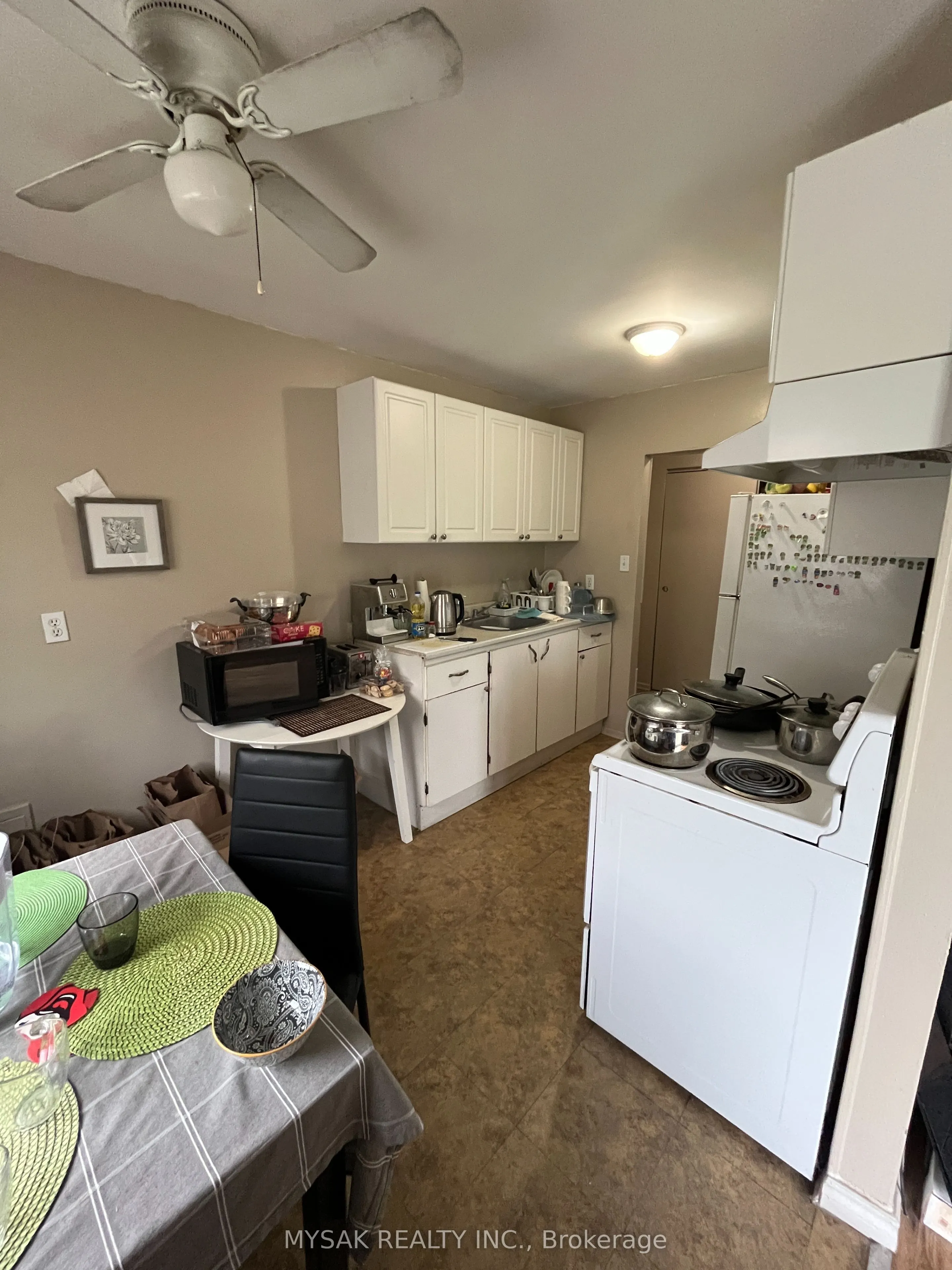 497 Victoria Road N