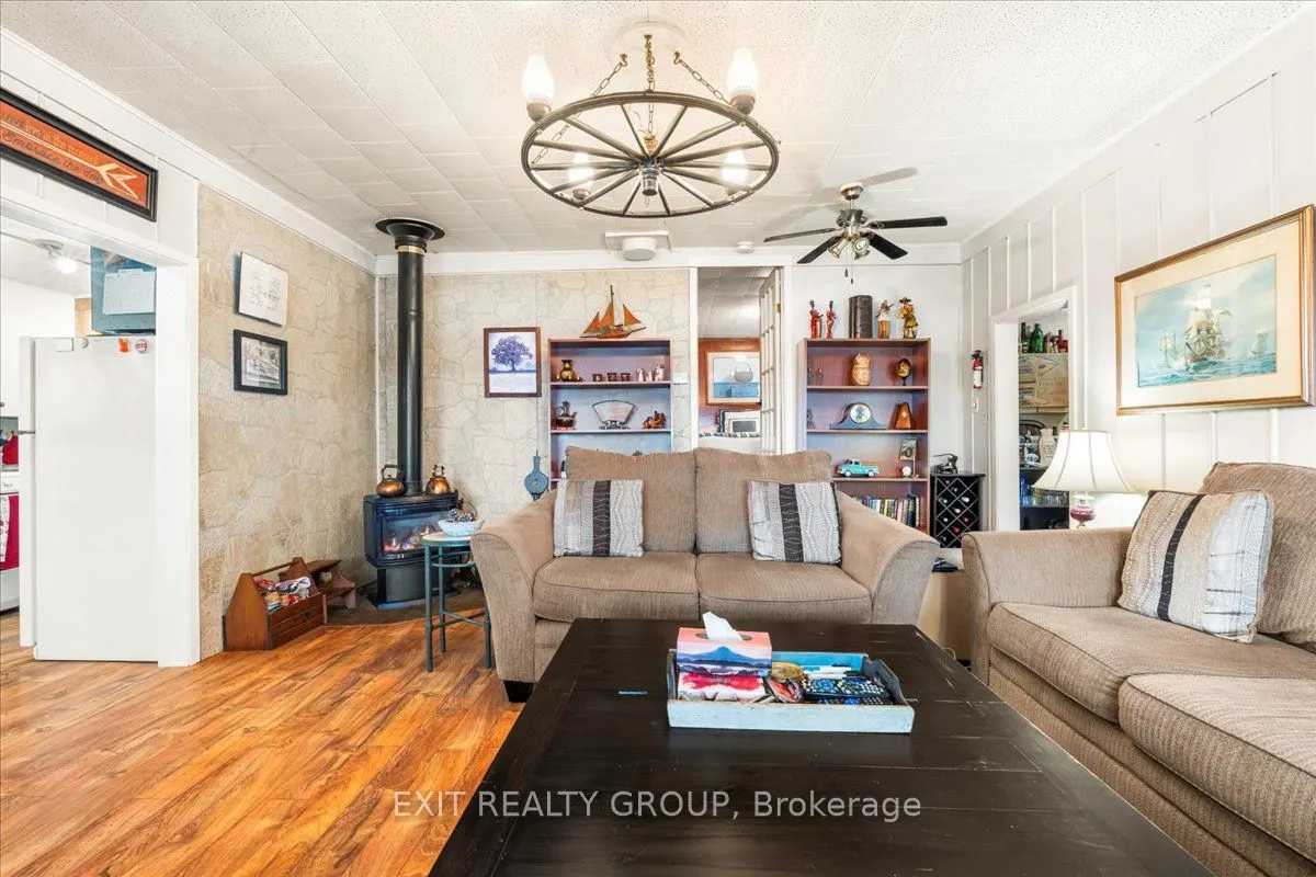 82 Canal Road
