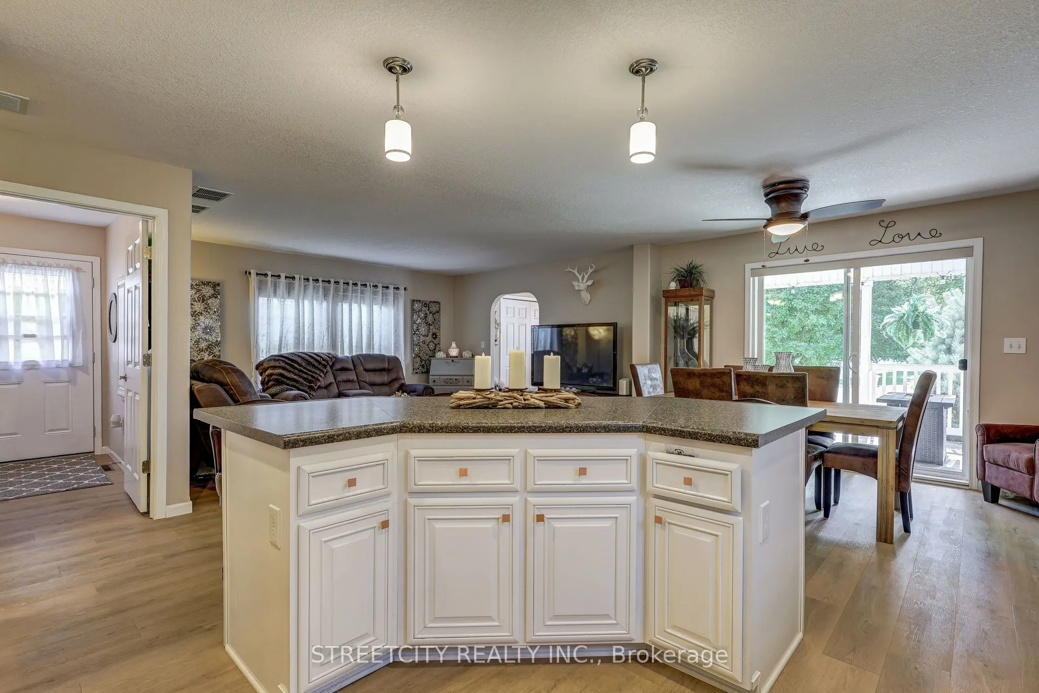 481 Richard Crescent