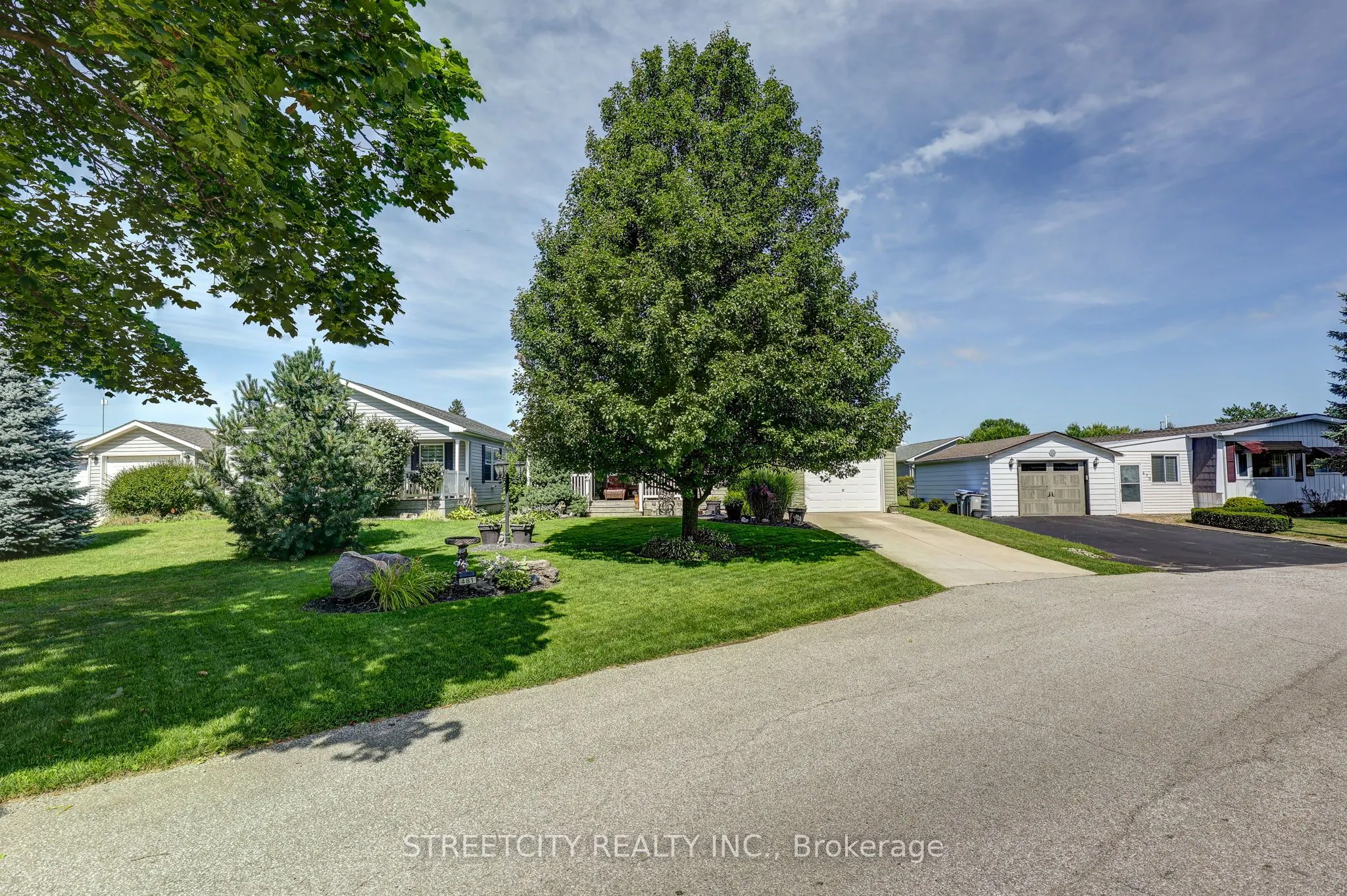 481 Richard Crescent
