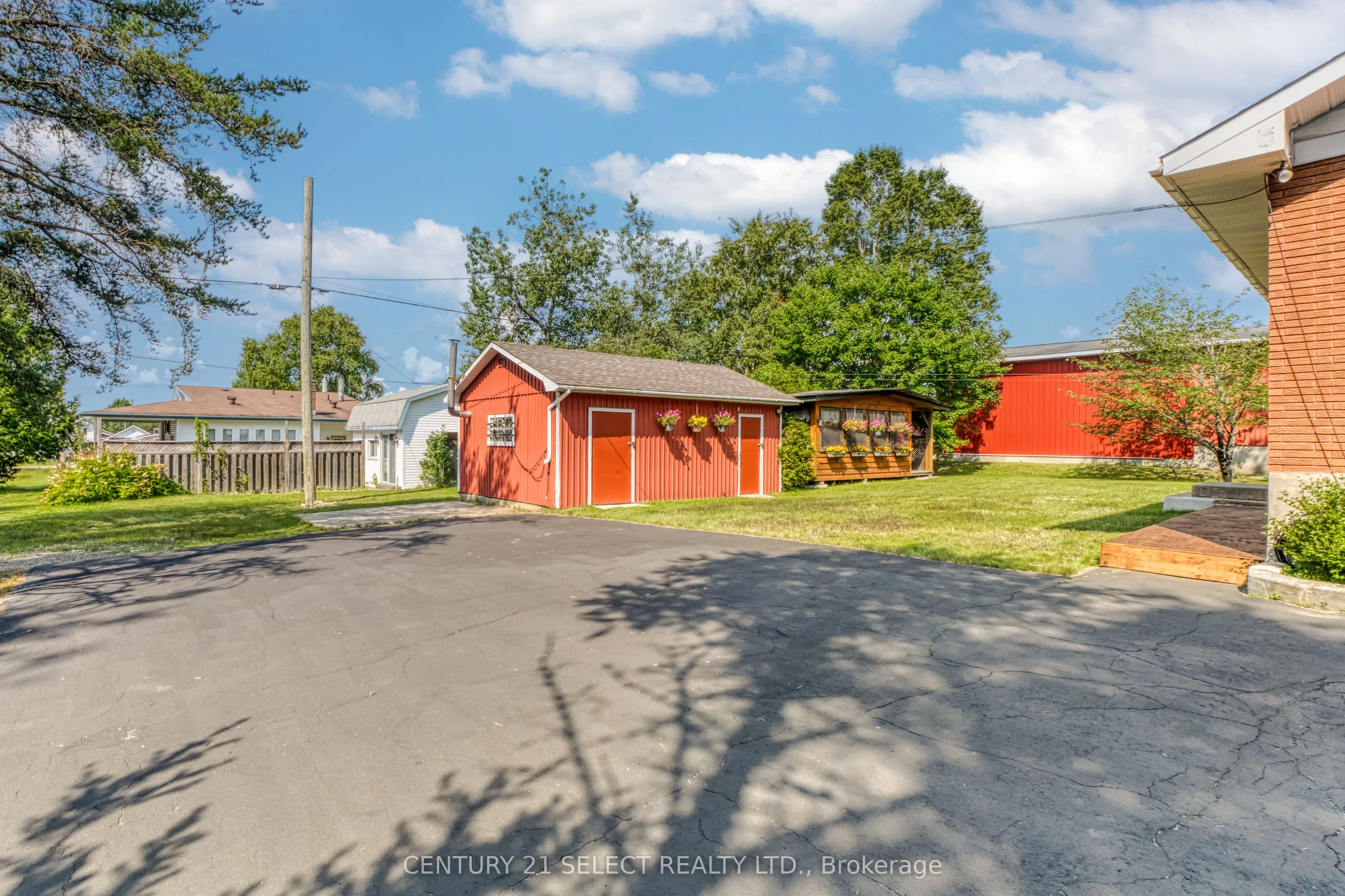 95 Dufferin Street