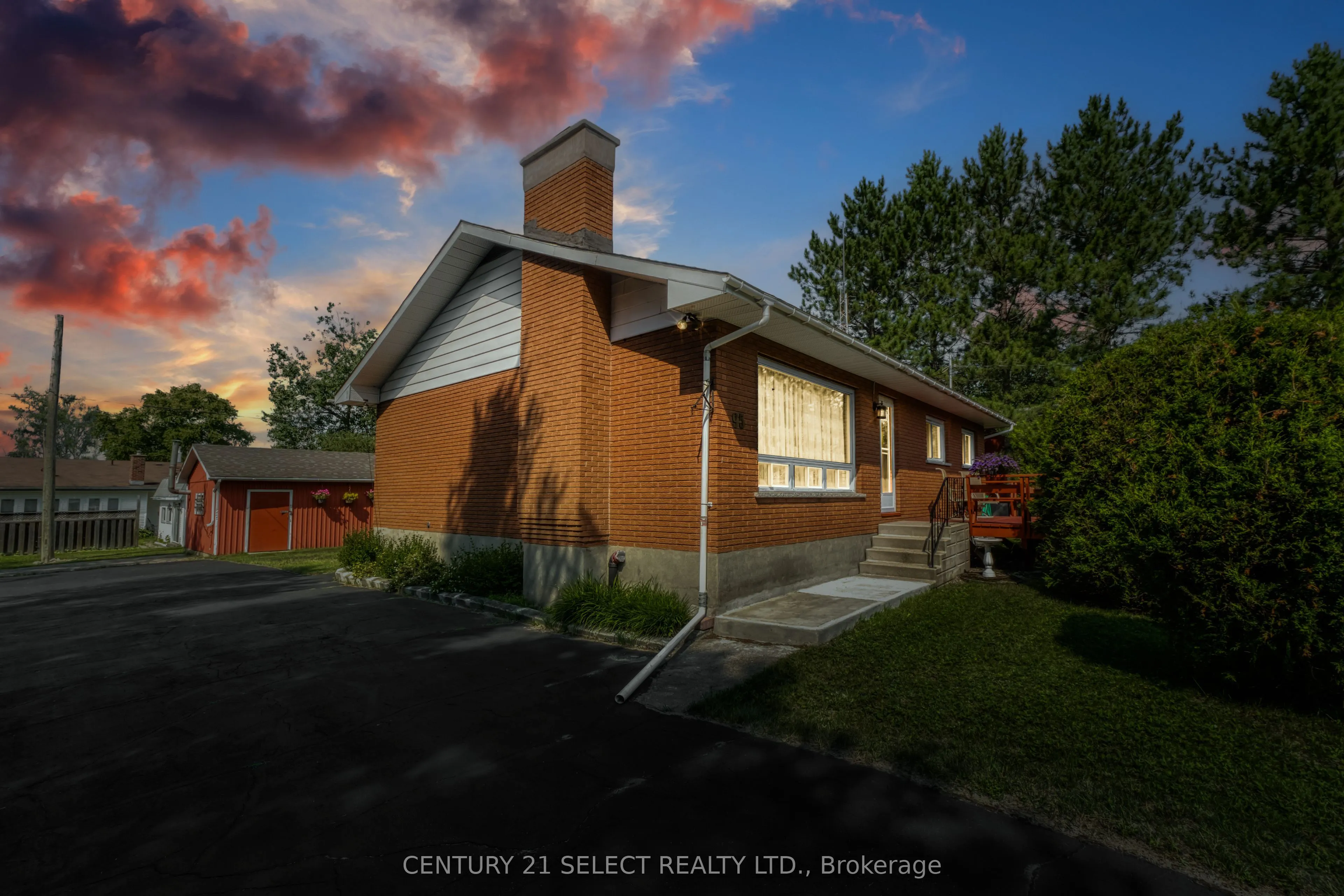 95 Dufferin Street