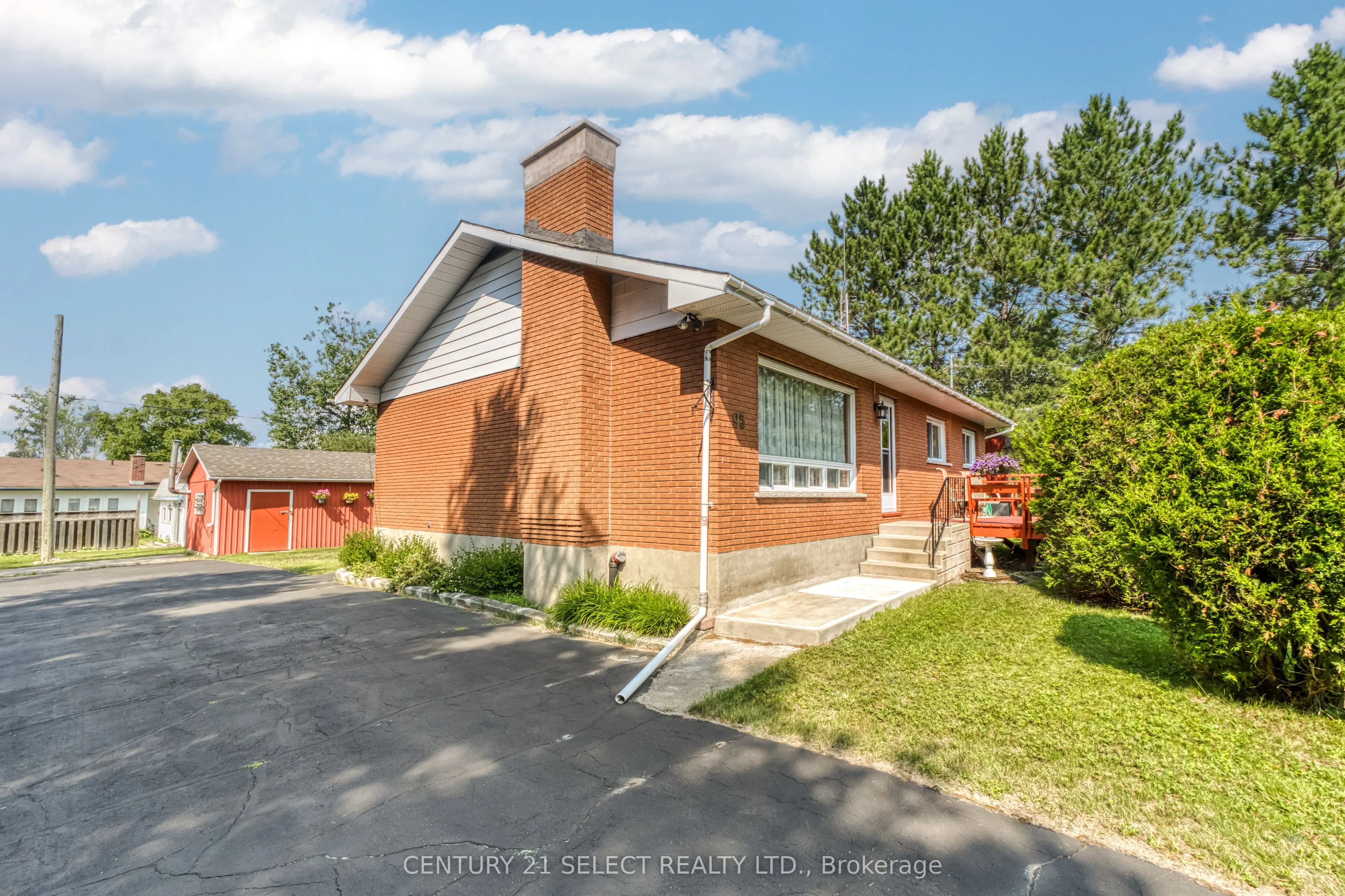 95 Dufferin Street