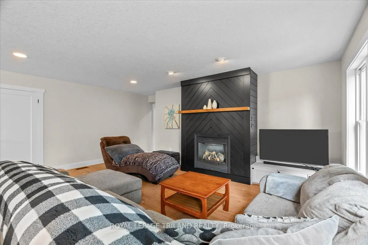 215 Deruiter Drive